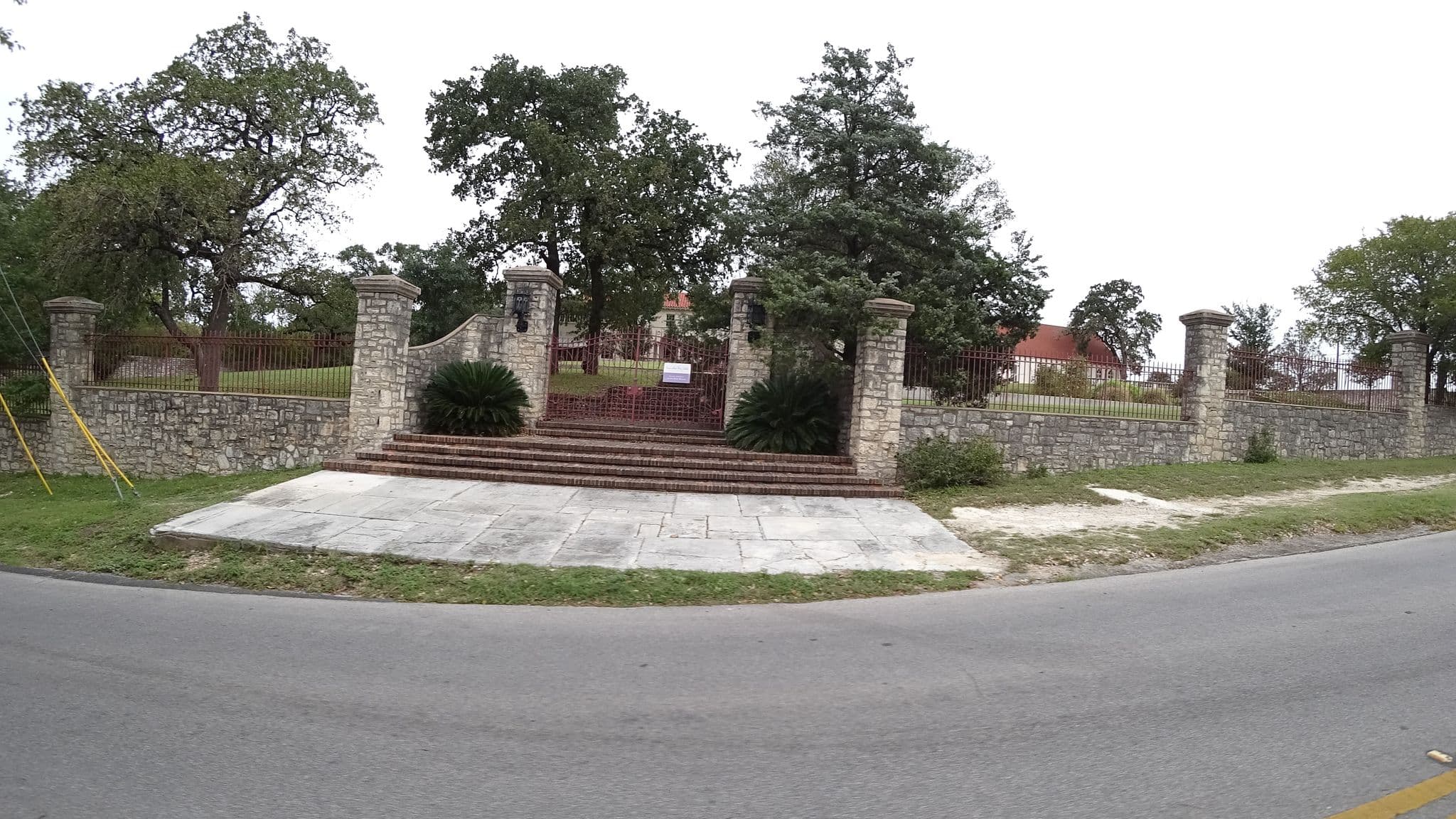 Street view near Pool At The Commodore, University of Texas — © mly_aus01 (CC BY-SA · Mapillary)