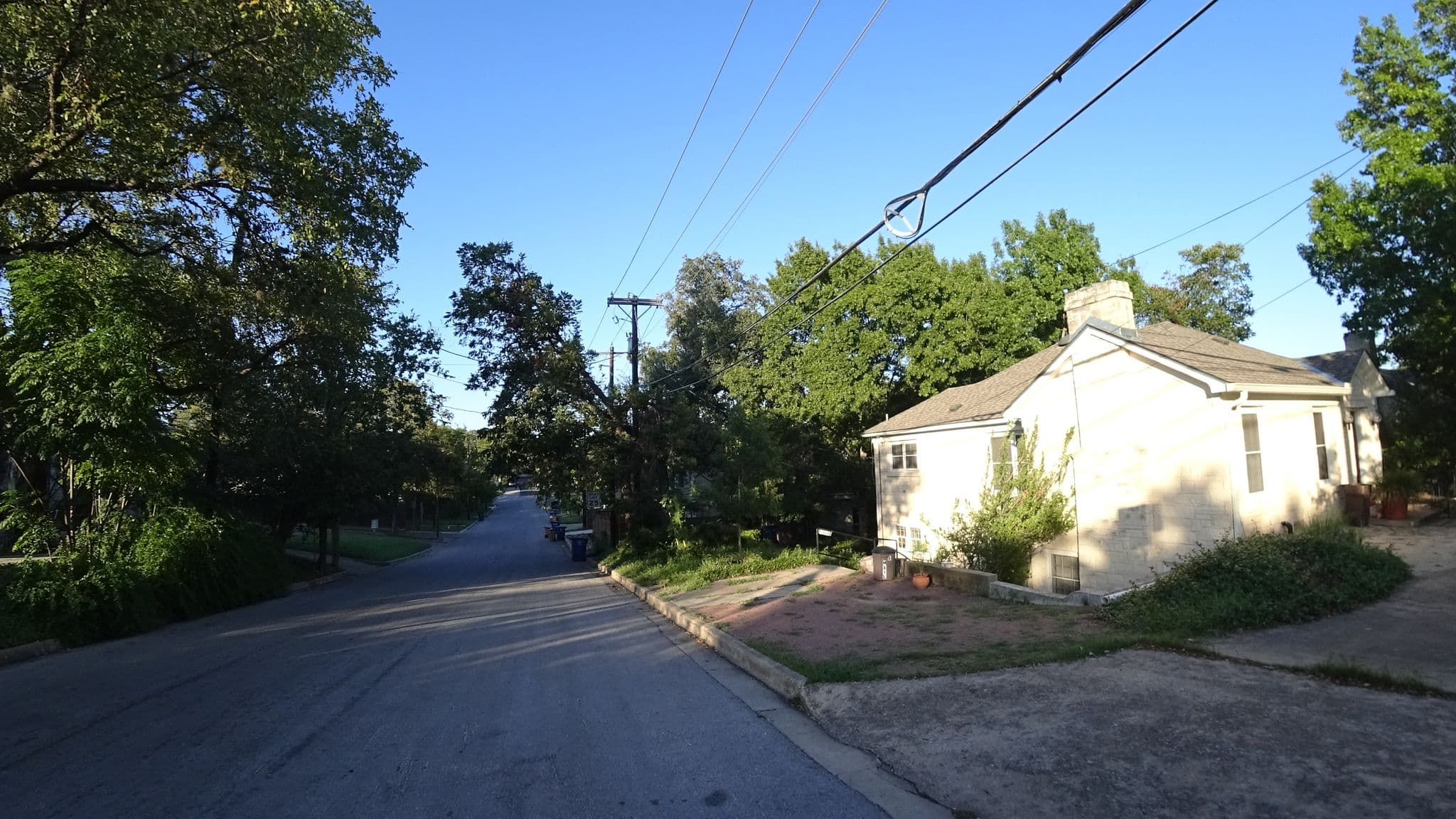 Street view near Chamonix, University of Texas — © mly_aus01 (CC BY-SA · Mapillary)