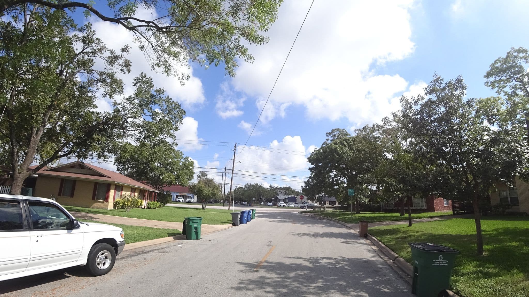 Street view near Tisdale Inn, University of Texas — © mly_aus04 (CC BY-SA · Mapillary)