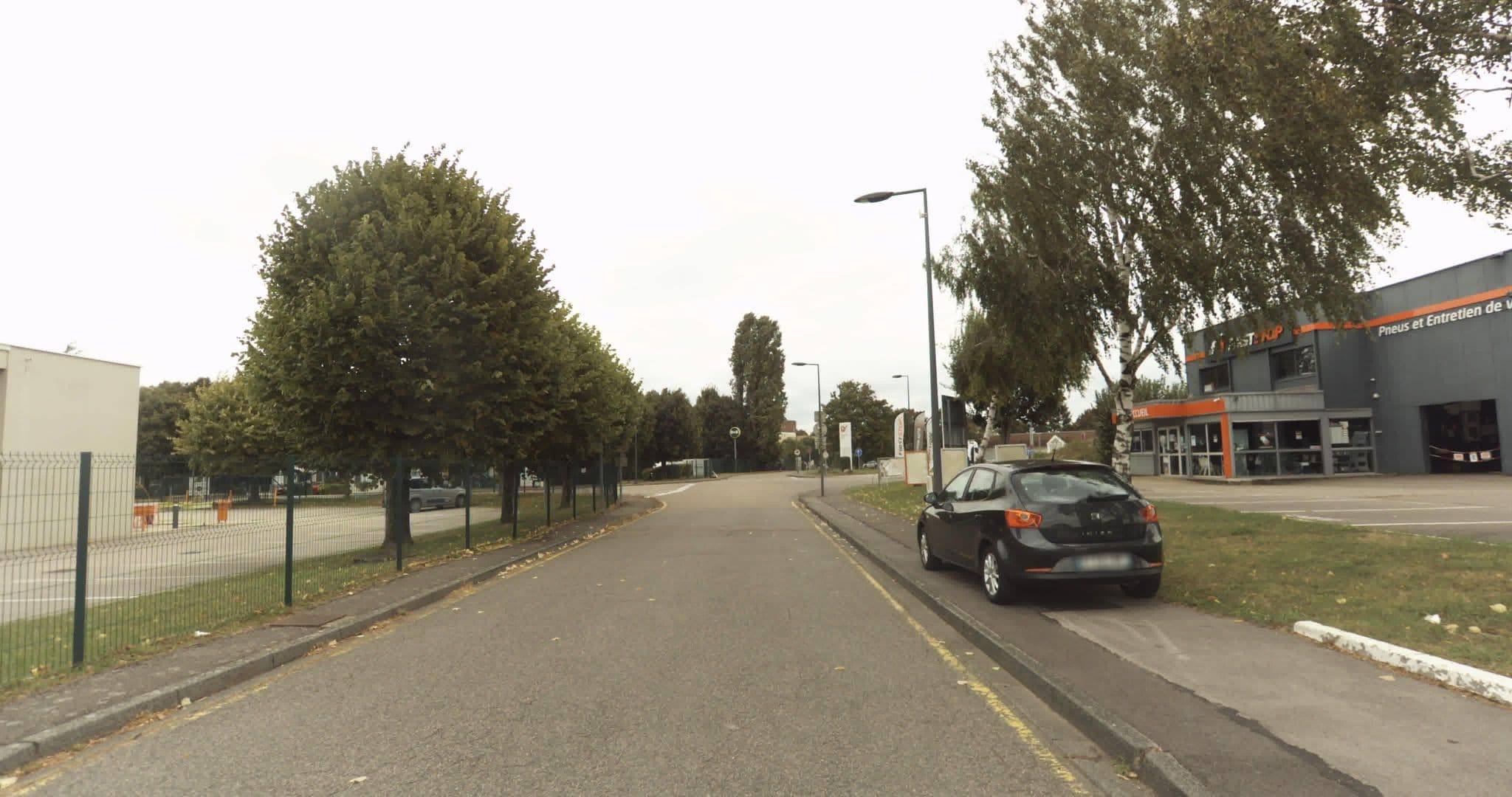 Street view near Coto Hôtel, Beaune — © sogefi (CC BY-SA · Mapillary)