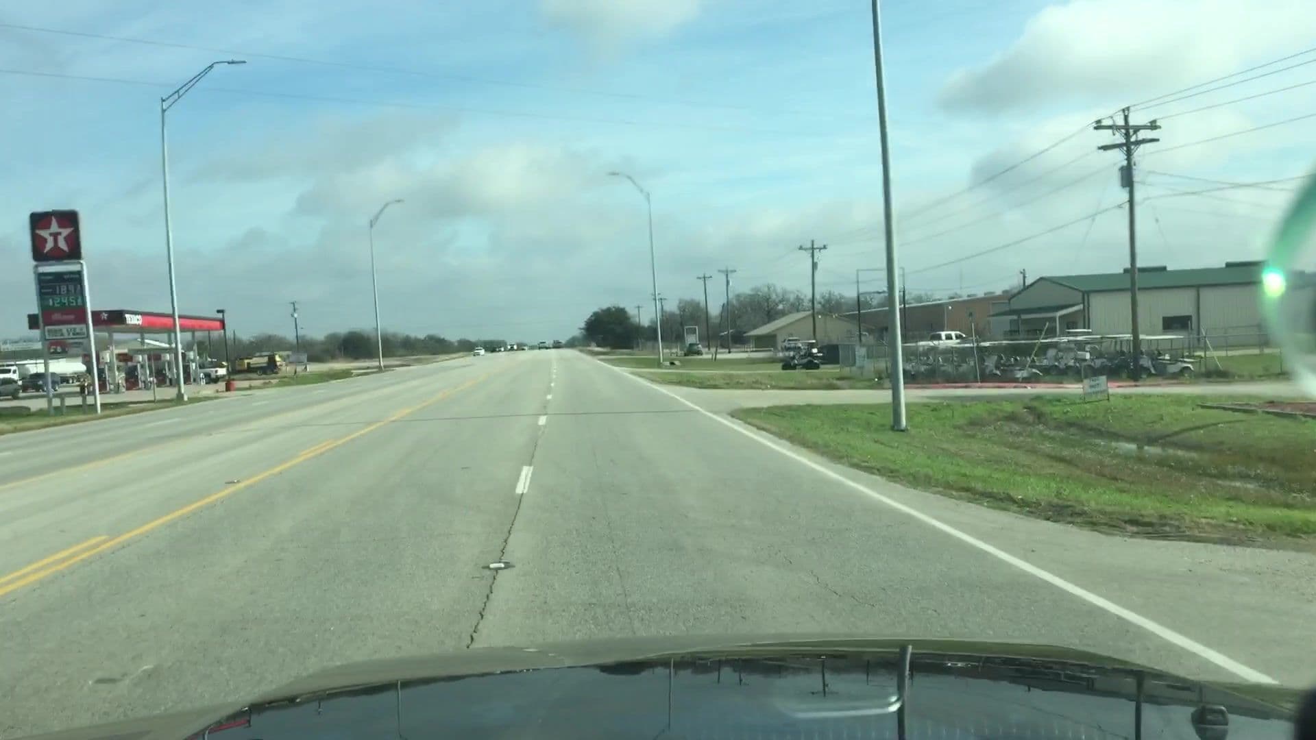 Street view near Super 8, Giddings — © lvl5 (CC BY-SA · Mapillary)