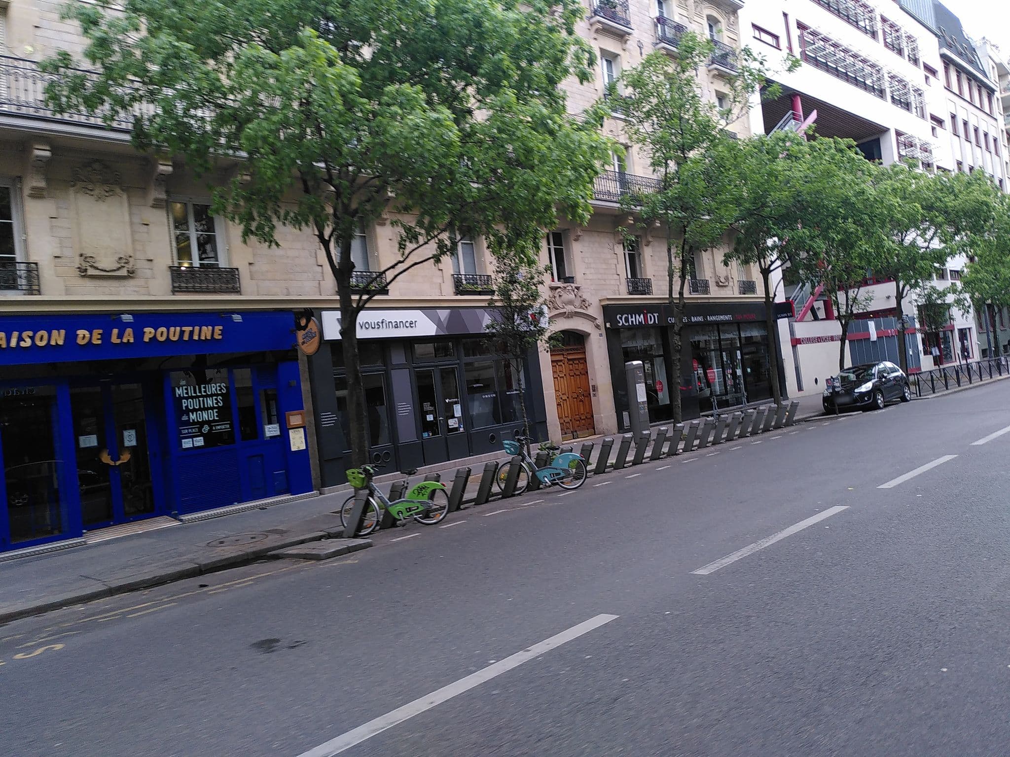Street view near Citadines - République, Saint-Ambroise — © britze (CC BY-SA · Mapillary)
