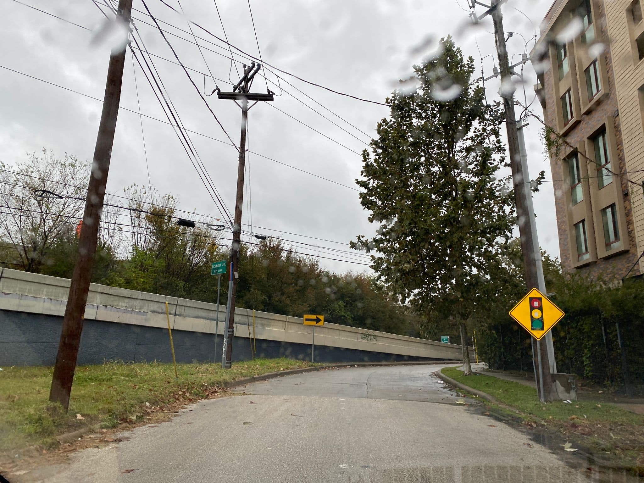 Street view near Cloudbreak Houston, Houston — © iamjaythomas (CC BY-SA · Mapillary)