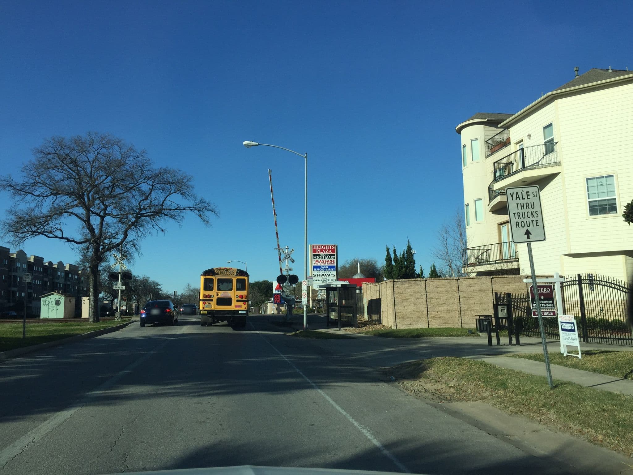 Street view near Villas On Heights, Houston — © hoypoloi (CC BY-SA · Mapillary)