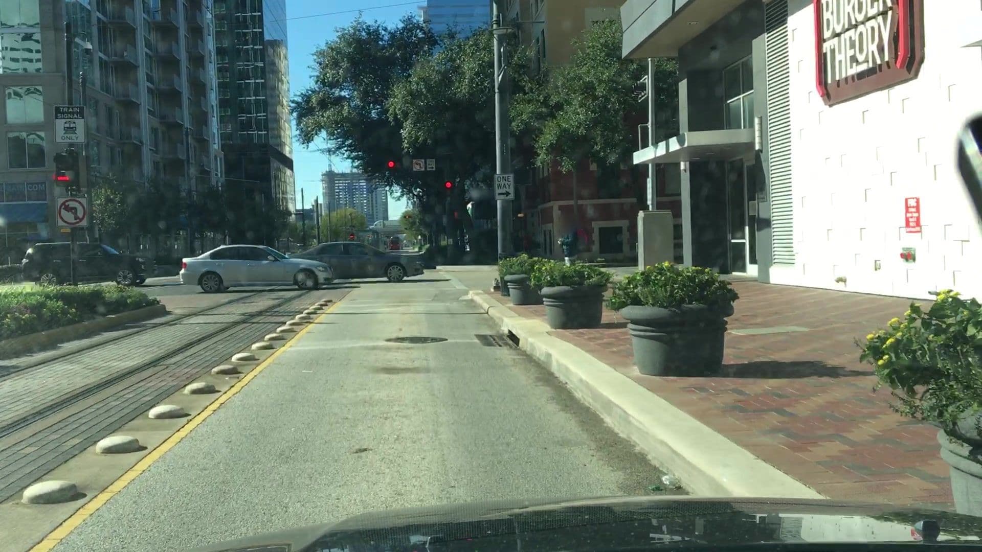 Street view near Savoy Houston, Houston — © lvl5 (CC BY-SA · Mapillary)