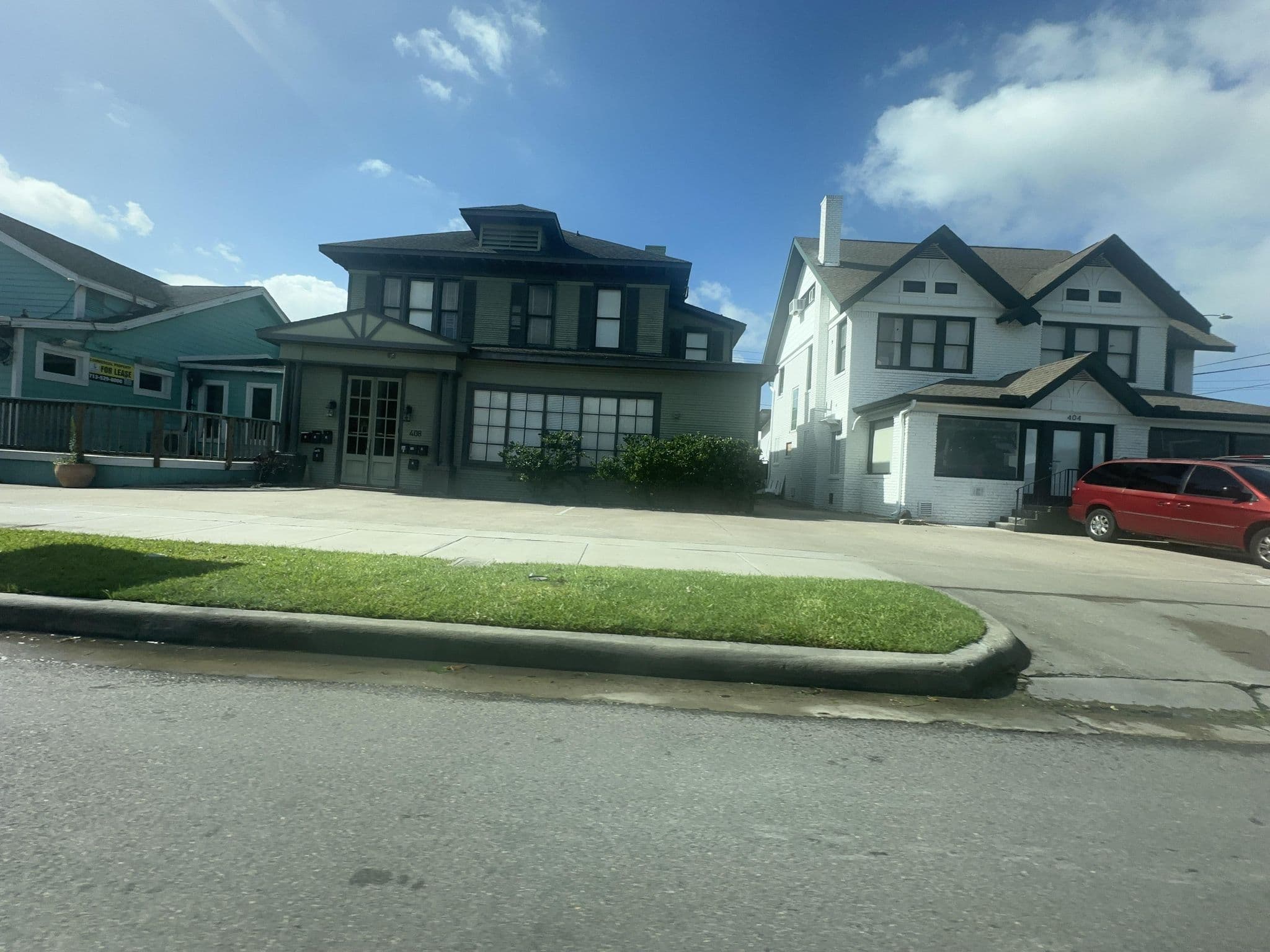 Street view near The Austin Layne Hotel, Houston — © carto-grapher (CC BY-SA · Mapillary)