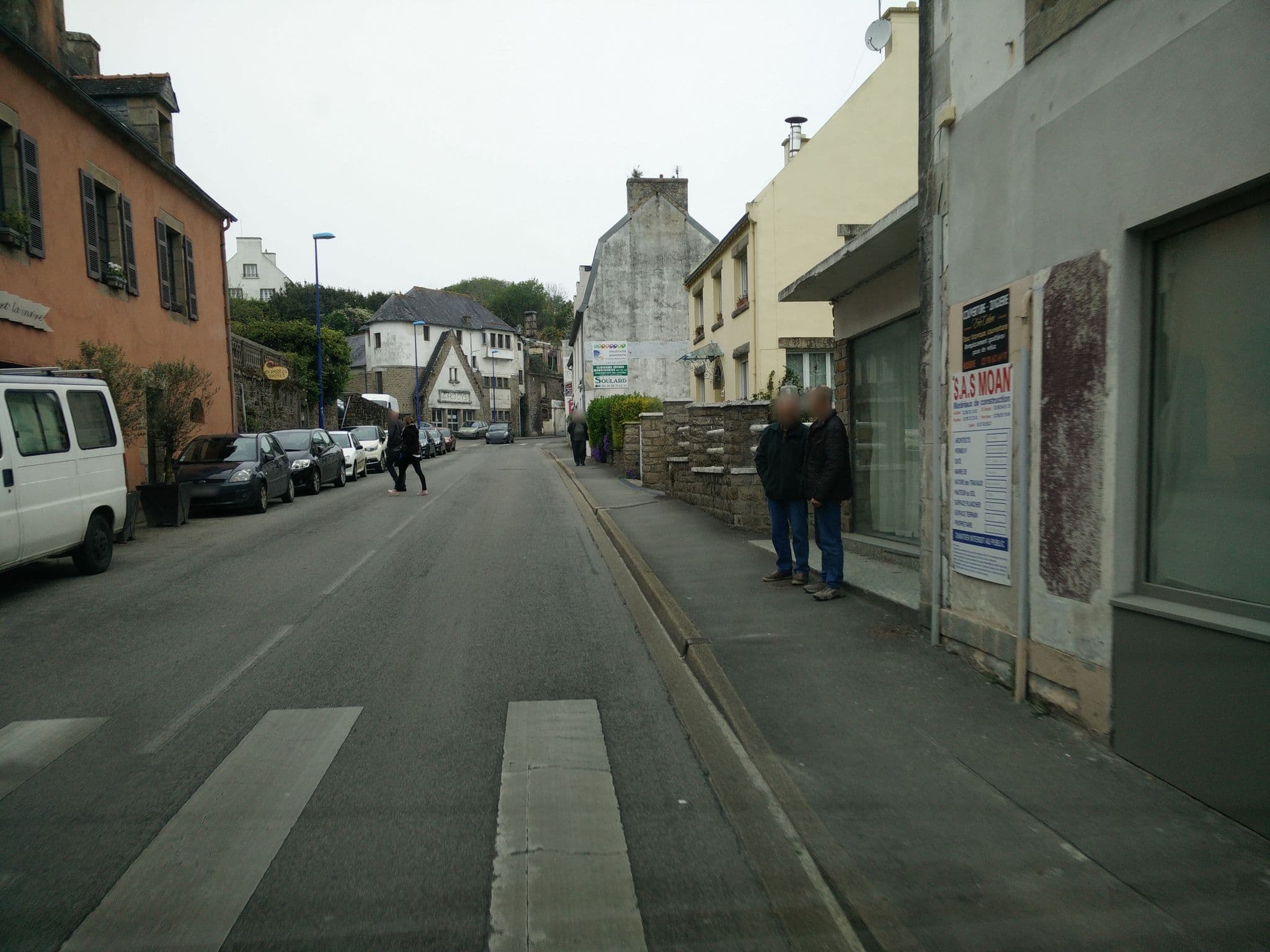 Street view near La Quincaillerie, Audierne — © joostjakob (CC BY-SA · Mapillary)