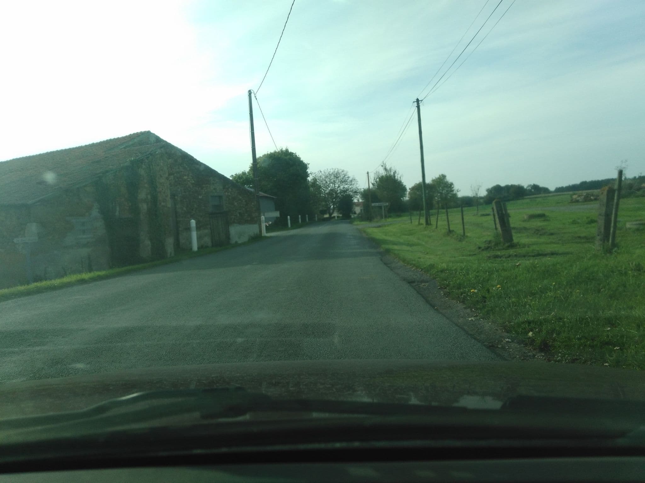 Street view near Logis du Roulin, Les Essarts — © operon85 (CC BY-SA · Mapillary)