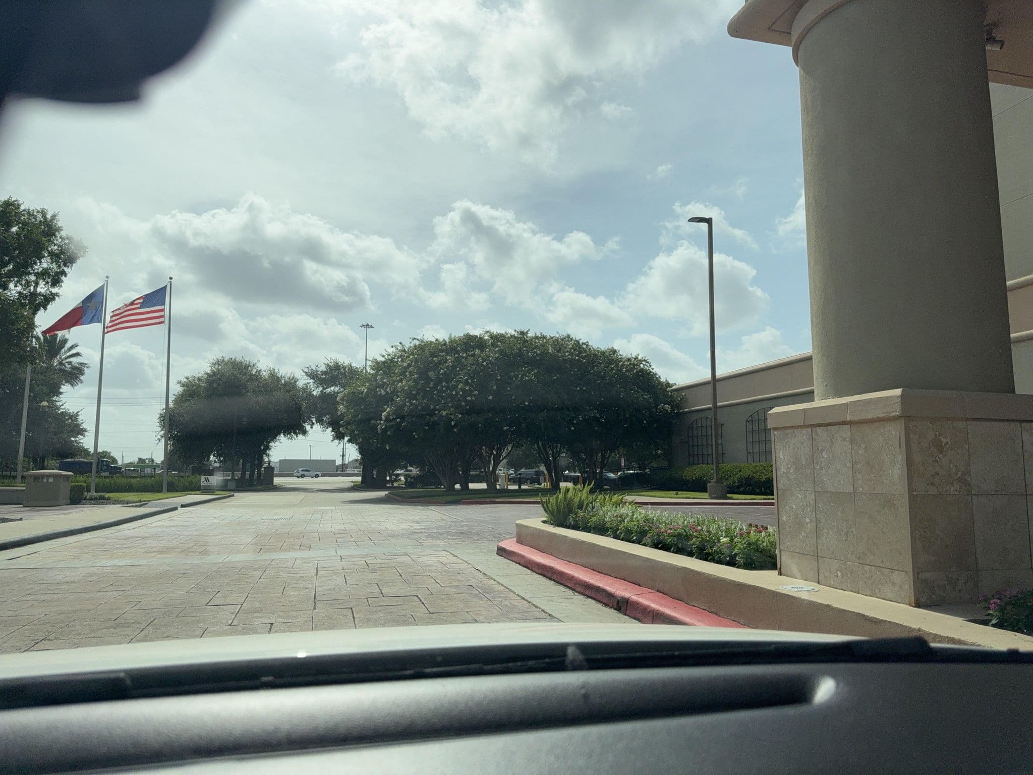 Street view near The Jacuzzi, South Houston — © whitecotton (CC BY-SA · Mapillary)