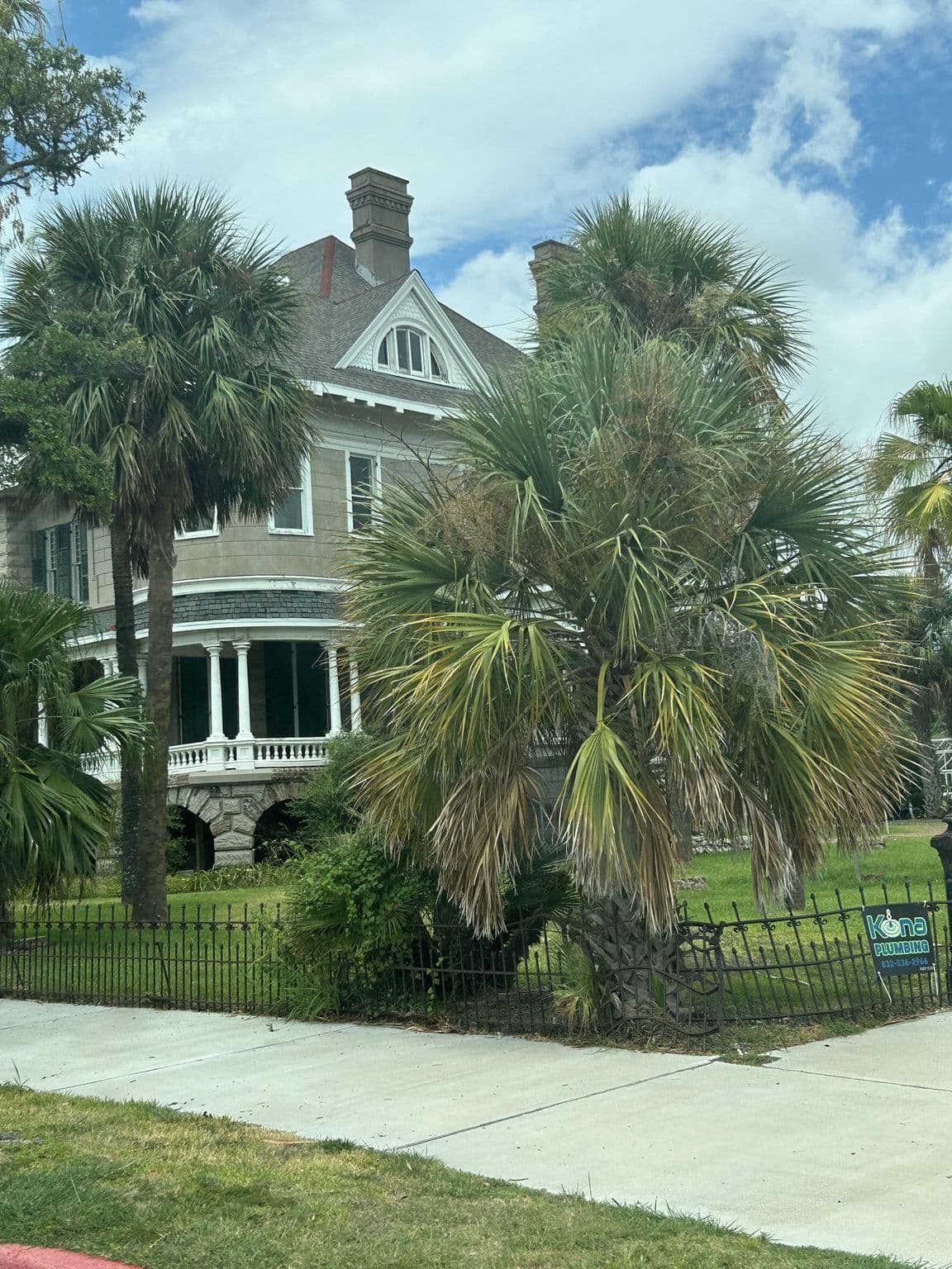 Street view near Leaving Dry Land, Galveston — © Notbutnero (CC BY-SA · Mapillary)