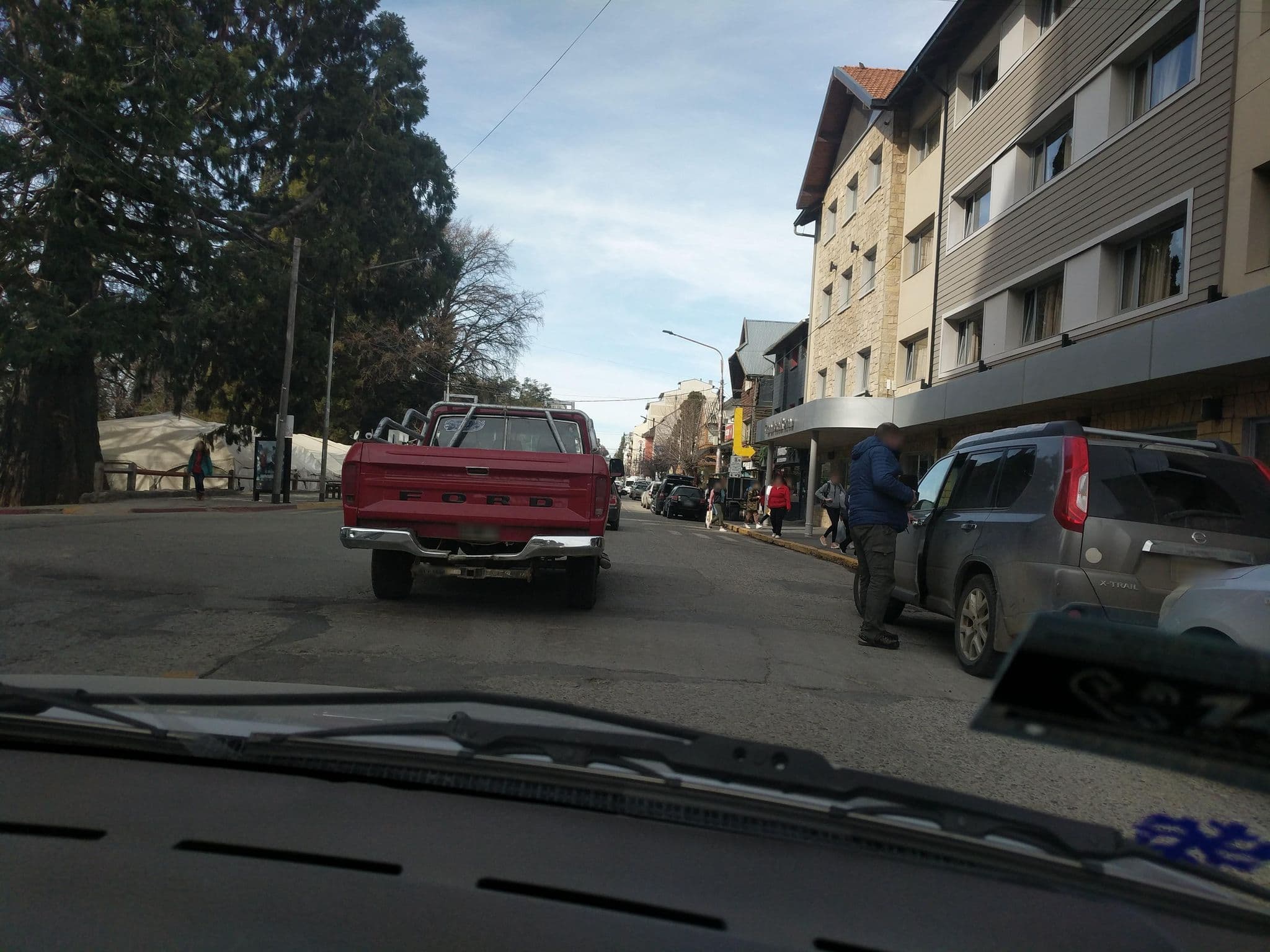 Street view near Gran Hotel Roma, San Carlos de Bariloche