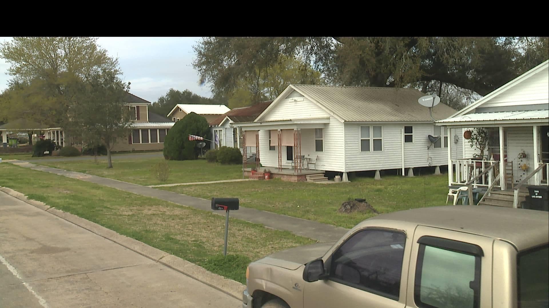 Street view near Fox Pond Bed And Breakfast, Lake Arthur — © WR2_2023 (CC BY-SA · Mapillary)