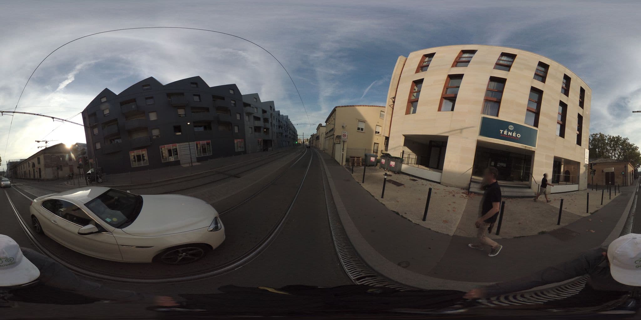 Street view near Ténéo Apparthotel Maritime, Cenon — © geovelo (CC BY-SA · Mapillary)