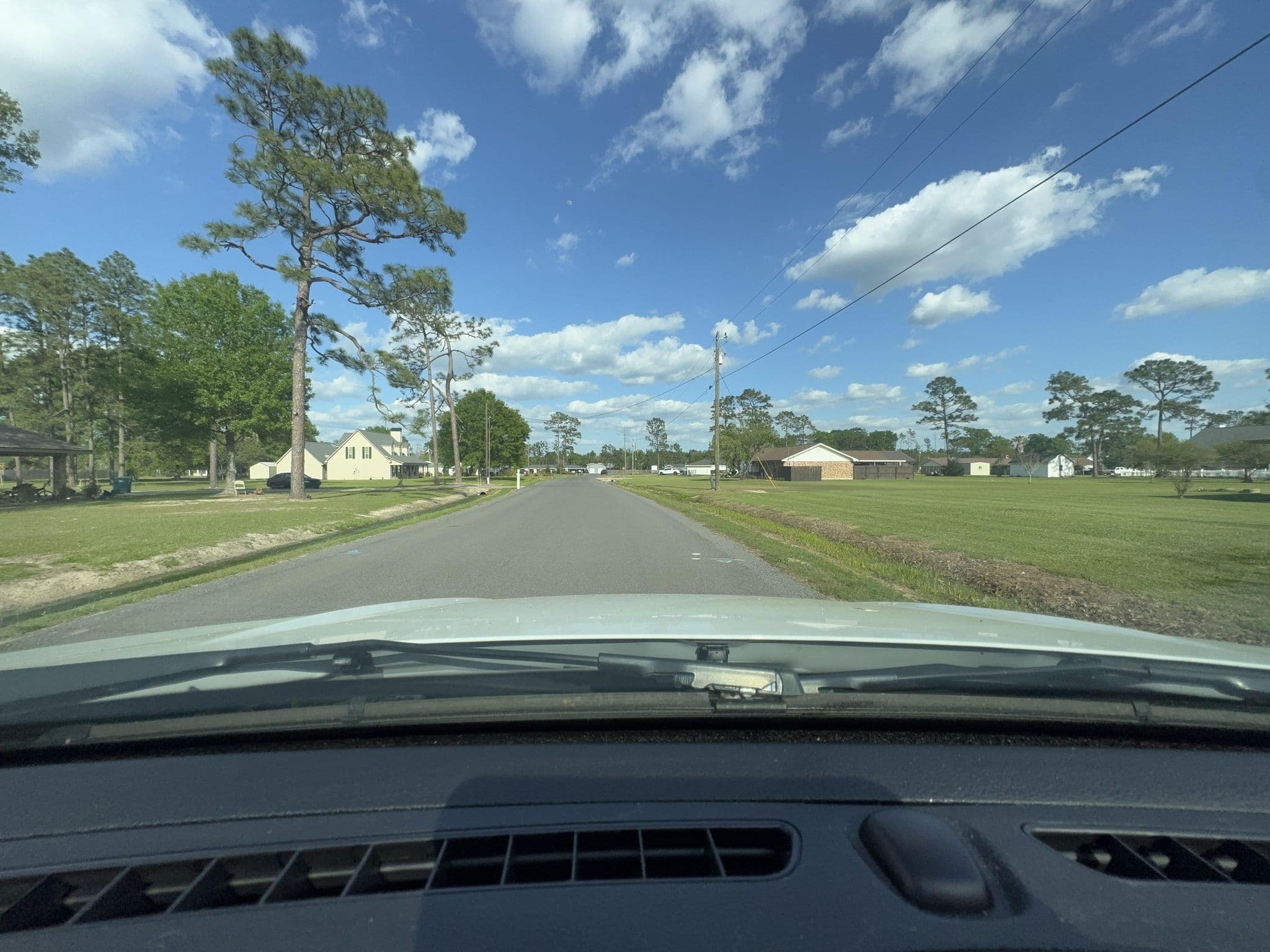 Street view near The Days Inn, Moss Bluff — © acedagr8 (CC BY-SA · Mapillary)