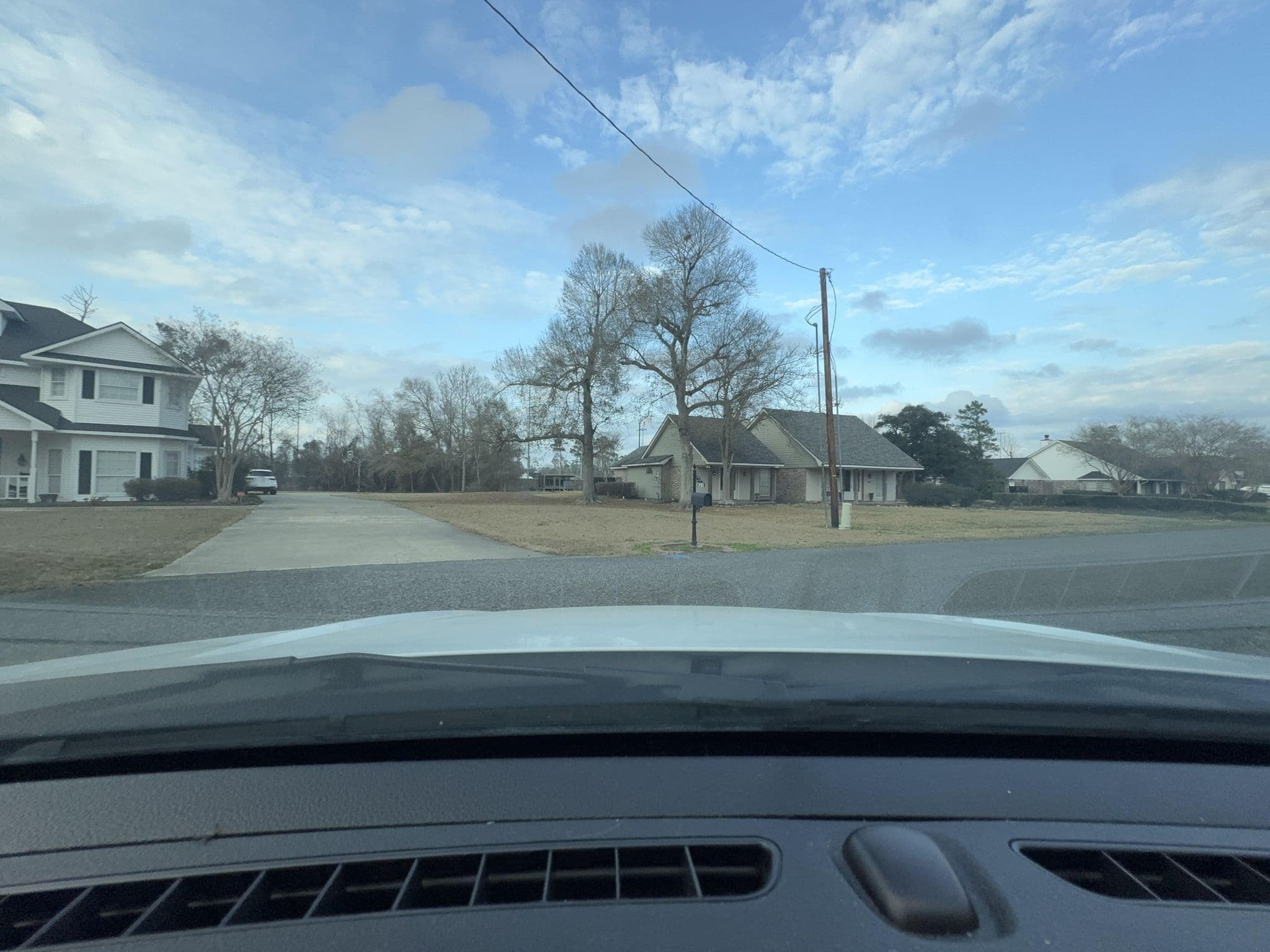 Street view near Hotel de Hathaway, Moss Bluff — © acedagr8 (CC BY-SA · Mapillary)