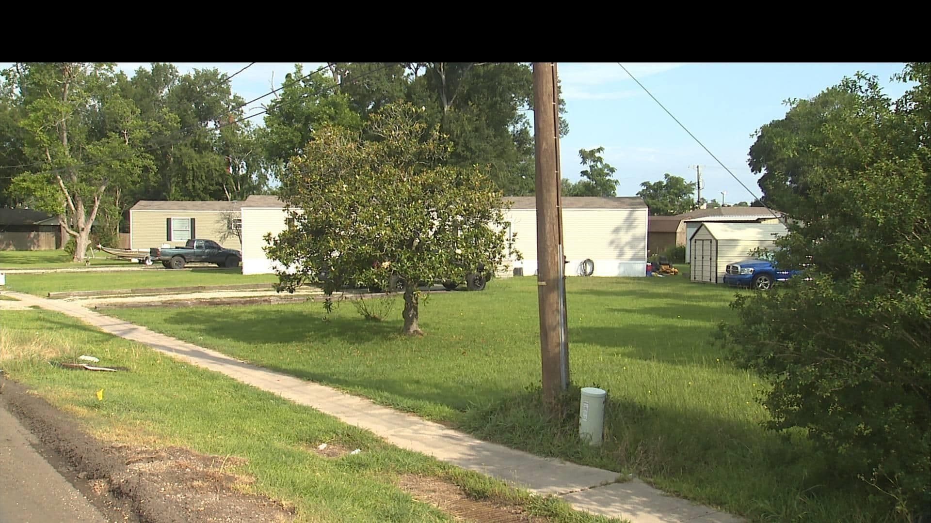 Street view near Hilton, Sulphur — © WR2_2023 (CC BY-SA · Mapillary)