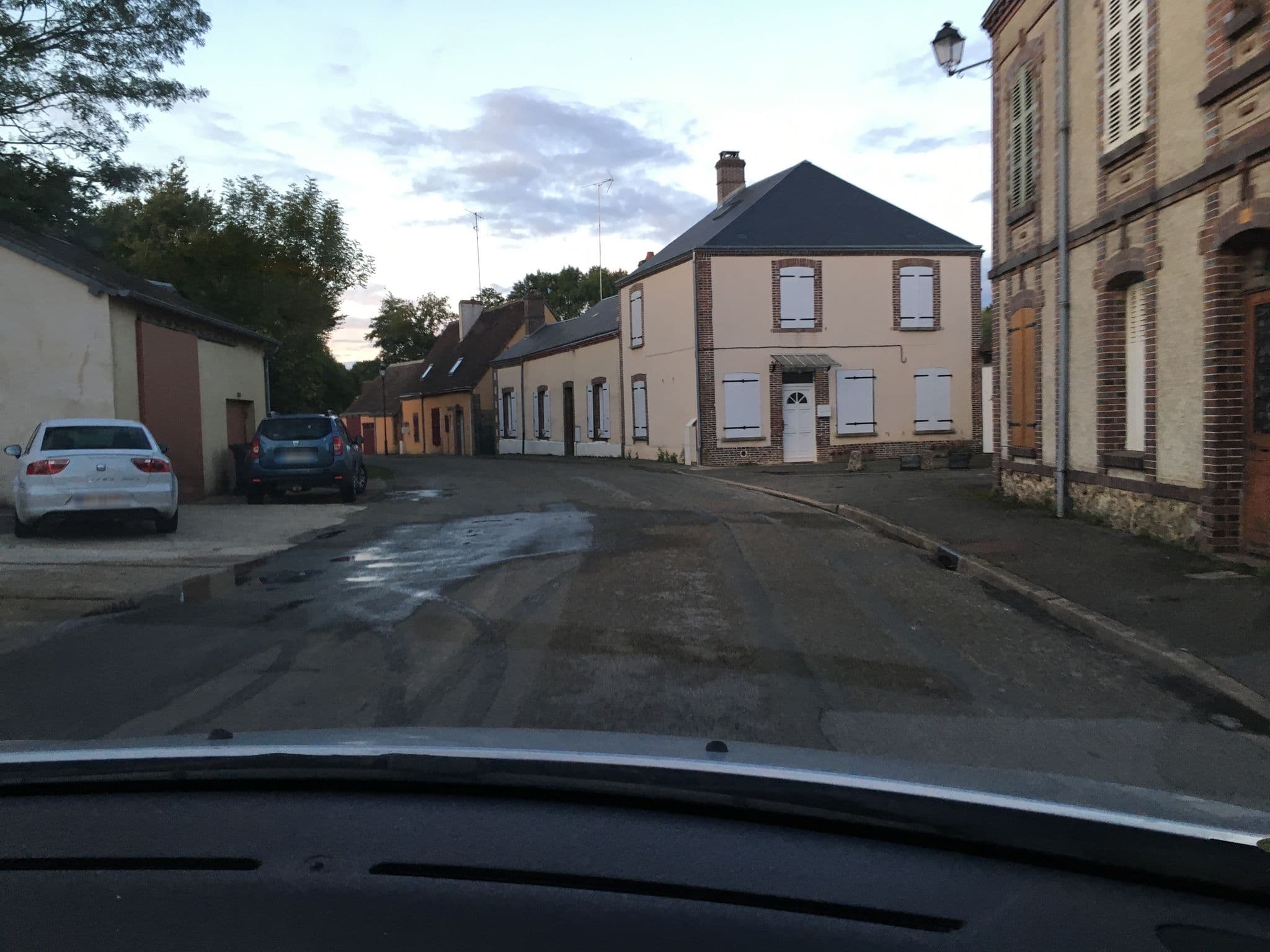 Street view near L'Étape des Saveurs, Brou — © df45 (CC BY-SA · Mapillary)
