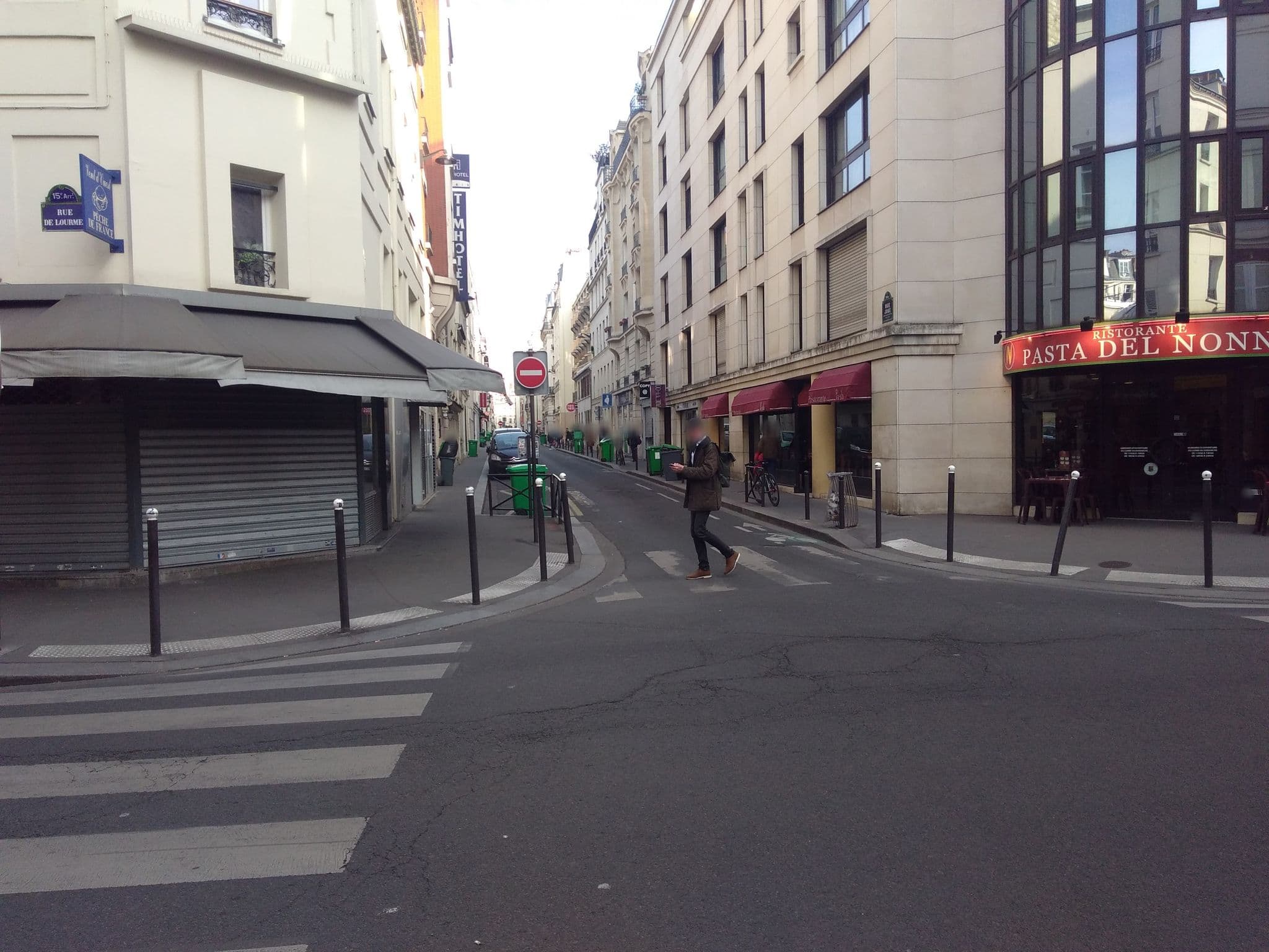 Street view near Eiffel Capitol, Paris 15 Vaugirard — © clementr (CC BY-SA · Mapillary)