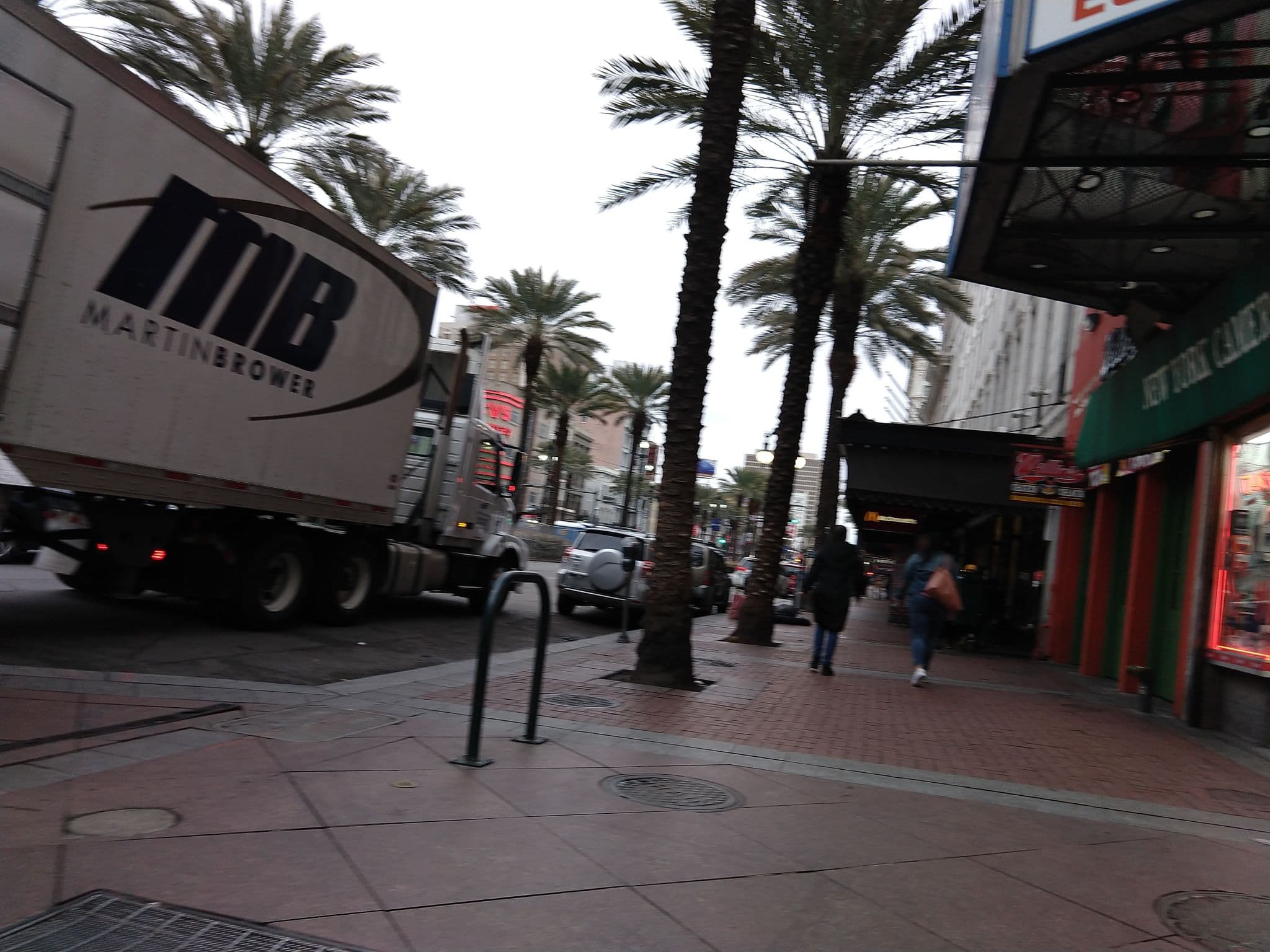 Street view near 2021, New Orleans — © mapillary01730 (CC BY-SA · Mapillary)