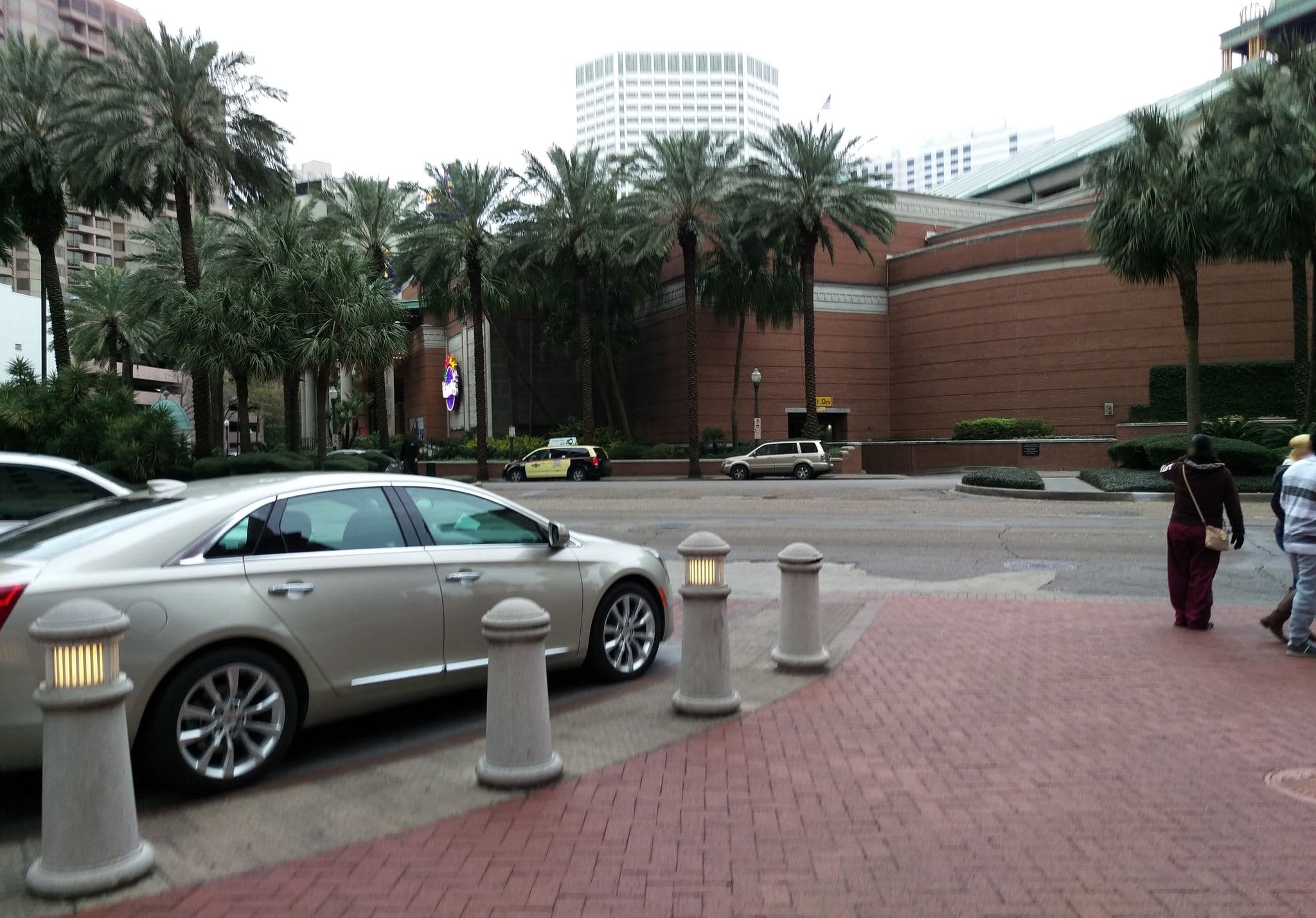 Street view near Hilton Riverside Cyprus Suite, New Orleans — © fta (CC BY-SA · Mapillary)