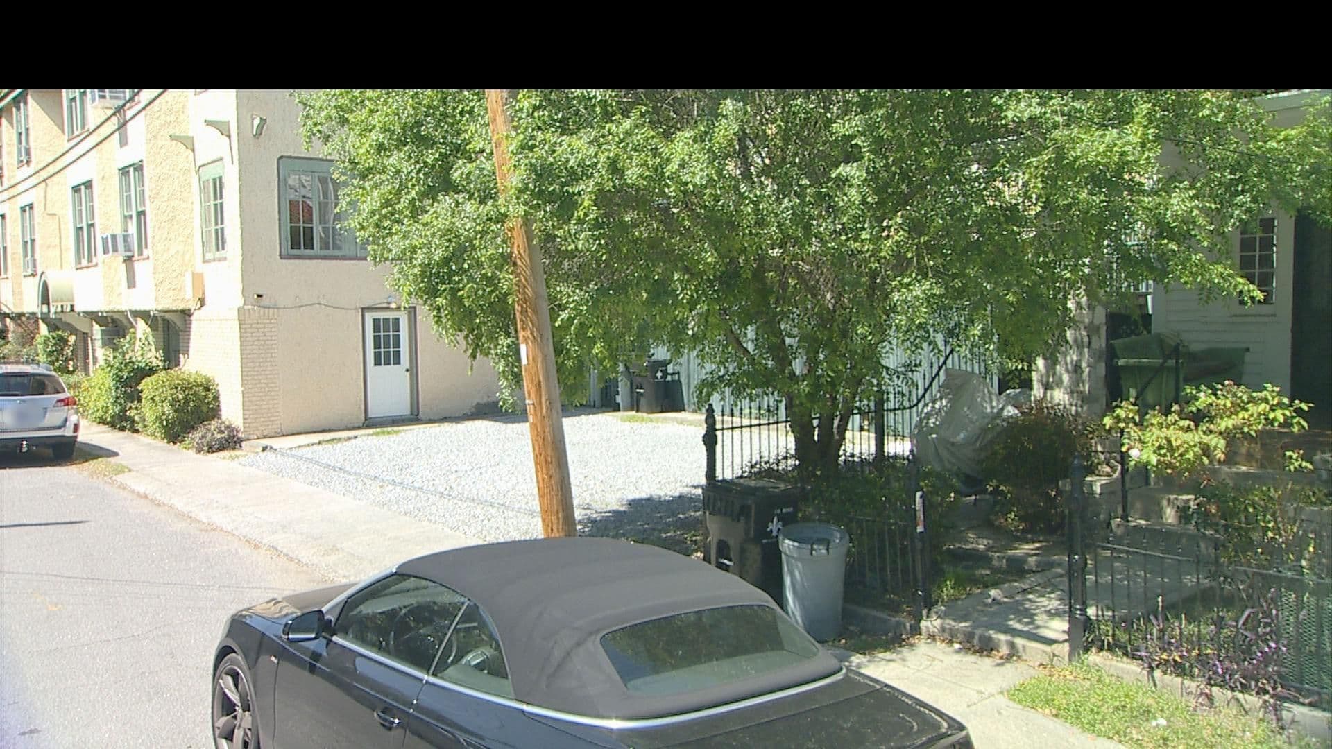 Street view near St. Charles Guesthouse, New Orleans — © FF_Loc1 (CC BY-SA · Mapillary)