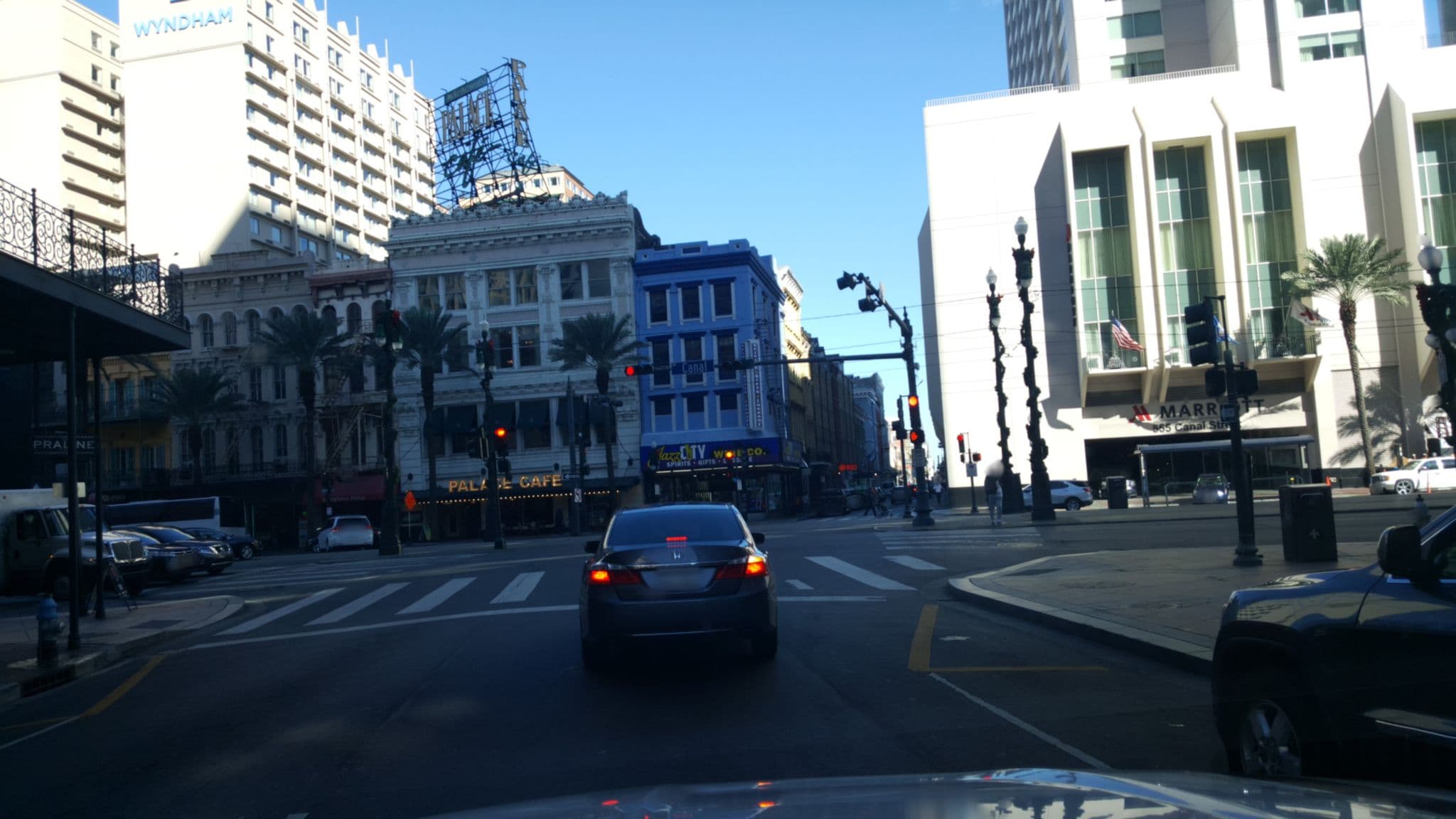 Street view near JW Rooftop Pool, New Orleans — © brenaone (CC BY-SA · Mapillary)