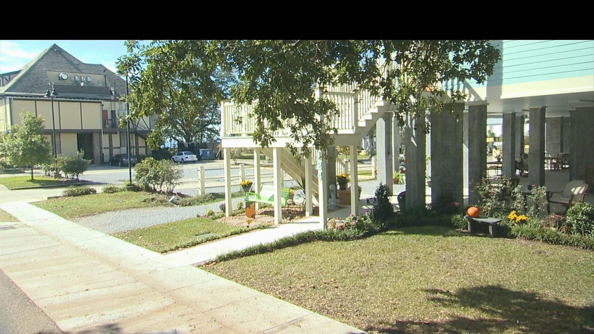 Street view near Pollyana Bed & Breakfast, Mandeville — © Loc_WR (CC BY-SA · Mapillary)