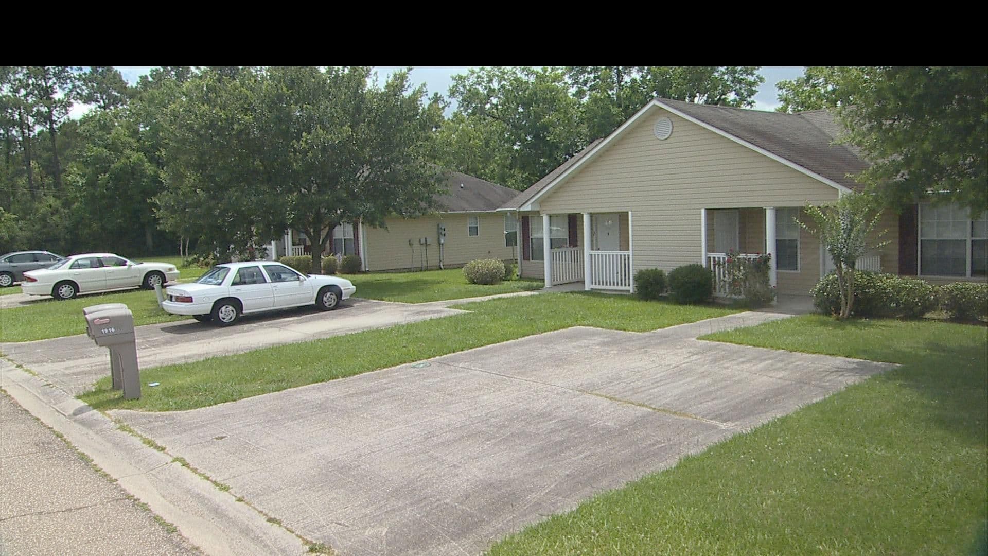 Street view near Woodland Lake Senior Village, Ponchatoula — © FF_local (CC BY-SA · Mapillary)
