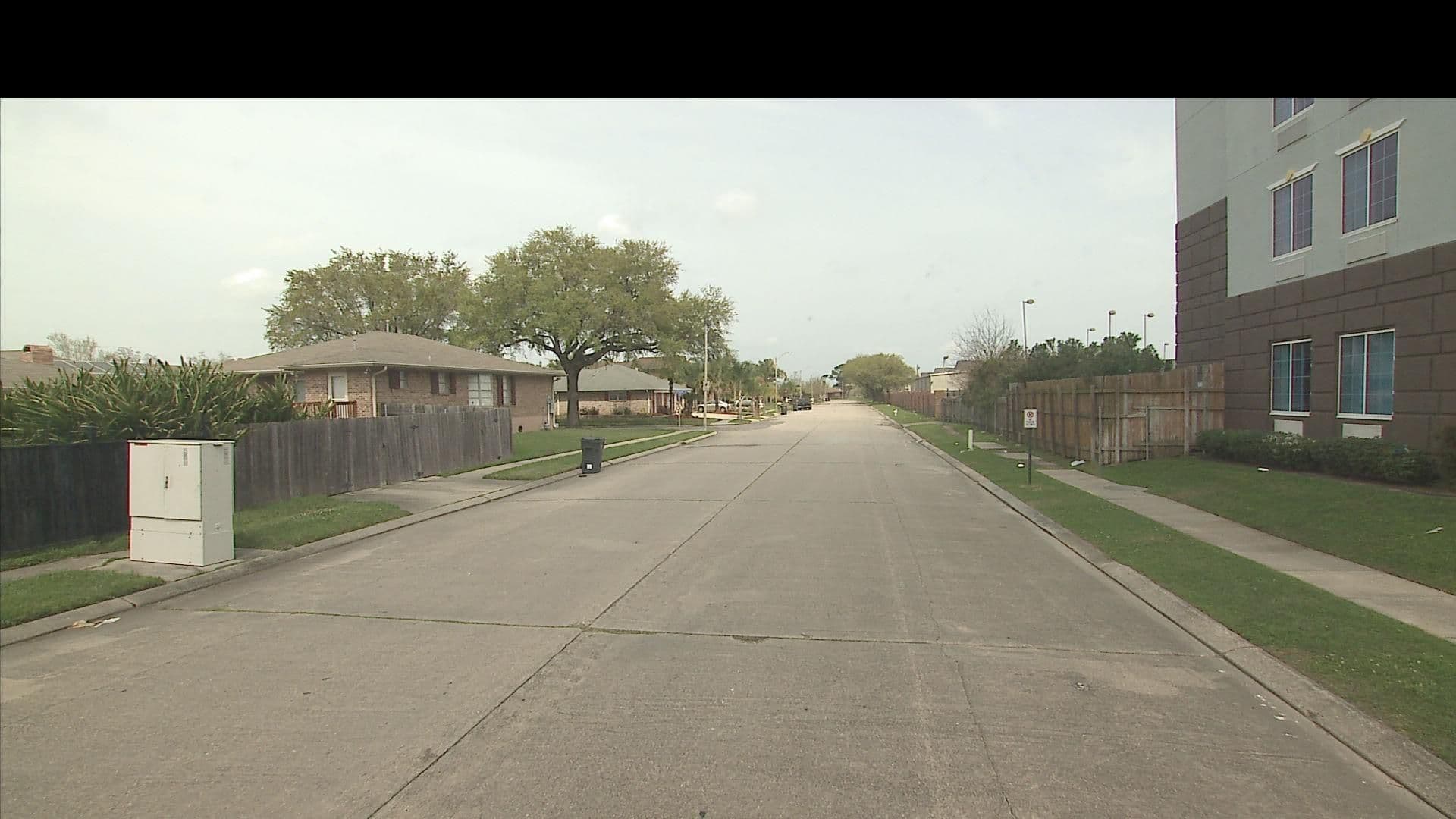 Street view near Comfort Suites, Arabi — © FF_Loc1 (CC BY-SA · Mapillary)