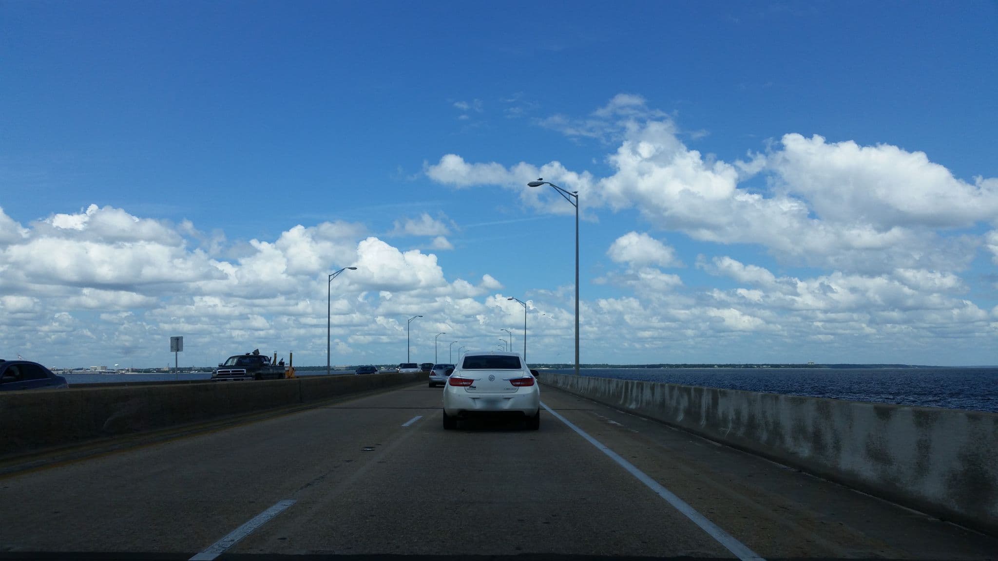 Street view near Bay beach inn, Gulf Breeze — © caboosey (CC BY-SA · Mapillary)