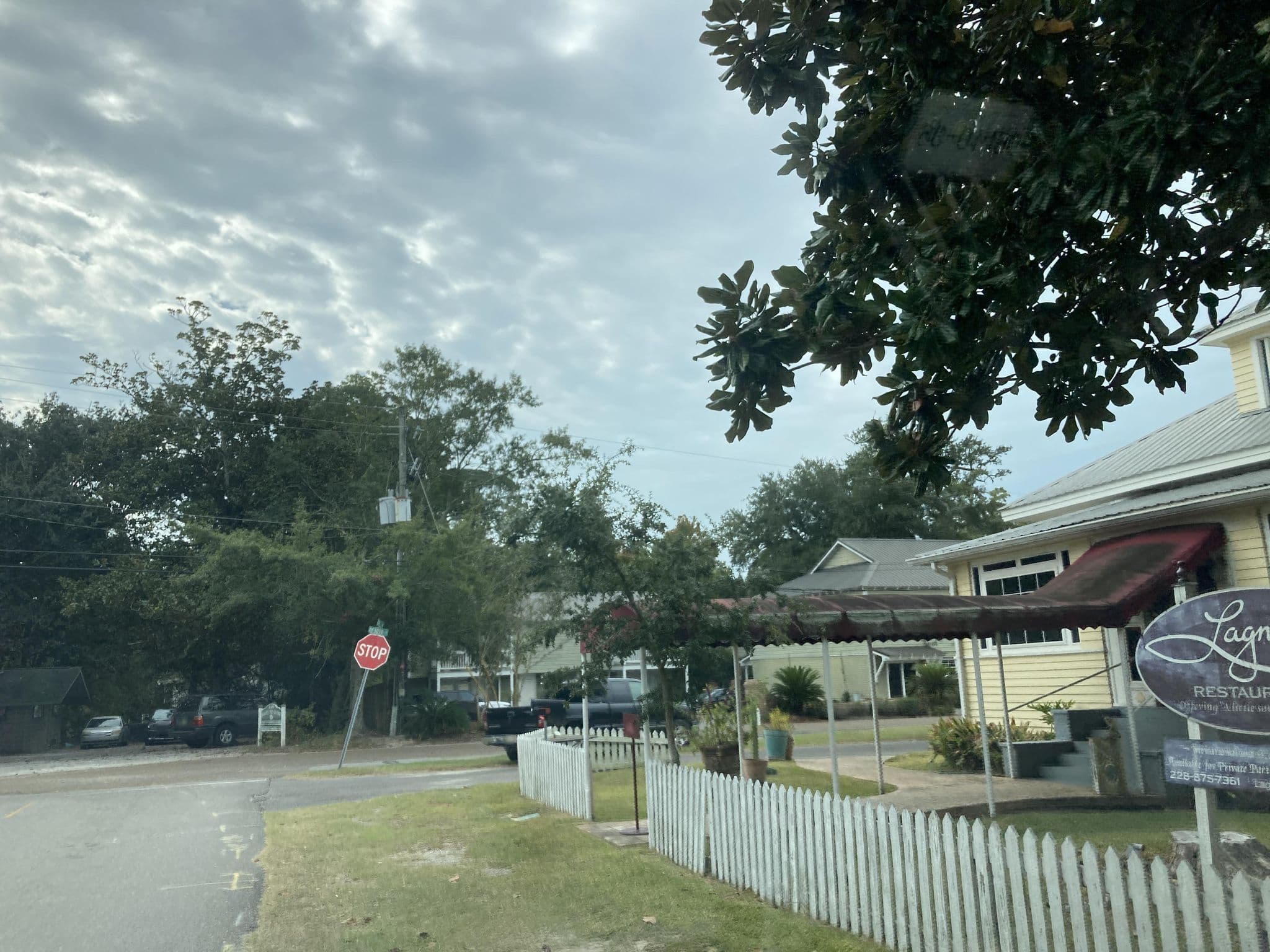 Street view near Comfort Inn, Ocean Springs — © hdmaps1 (CC BY-SA · Mapillary)