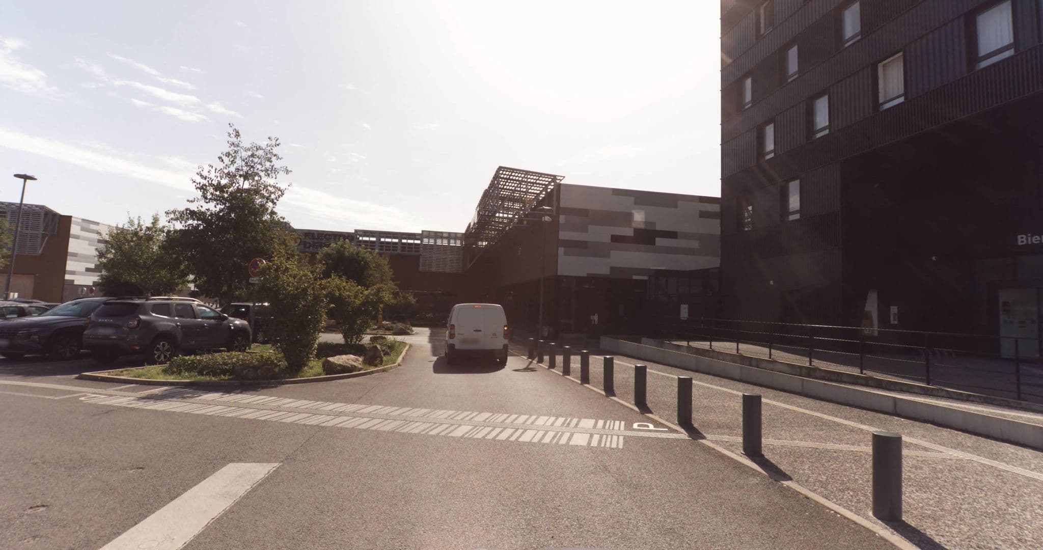 Street view near B&B Hôtel, Osny — © service_geomatique (CC BY-SA · Mapillary)