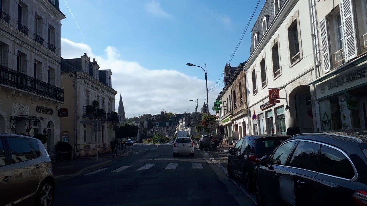 Street view near The Originals Boutique (Qualys), Vendôme — © lluc (CC BY-SA · Mapillary)