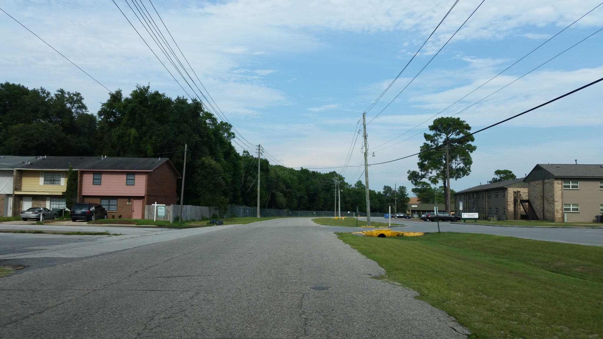 Street view near The Wild Blue Yonder, Ferry Pass — © caboosey (CC BY-SA · Mapillary)