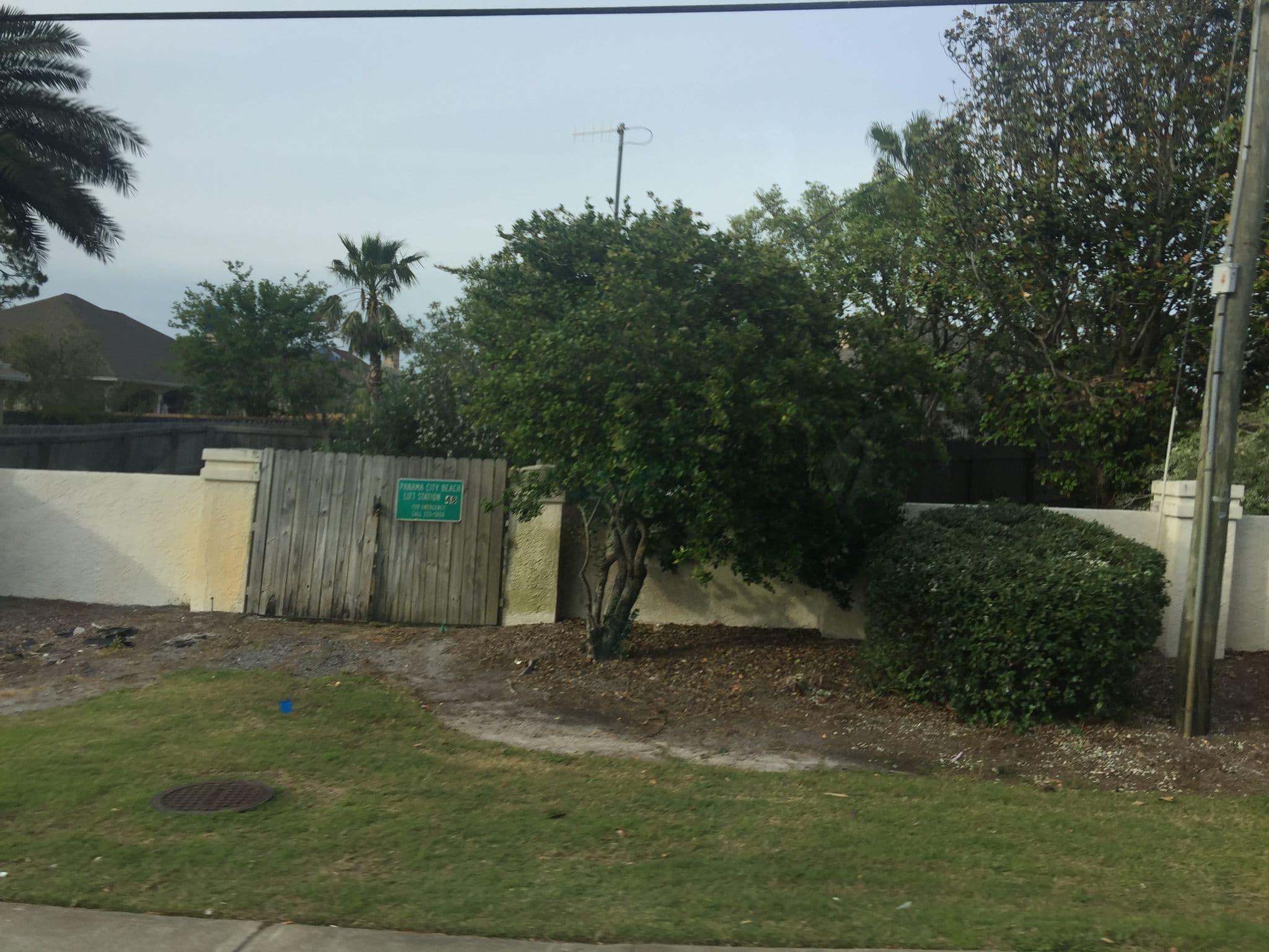Street view near Club Bare, Upper Grand Lagoon — © xswzaq (CC BY-SA · Mapillary)
