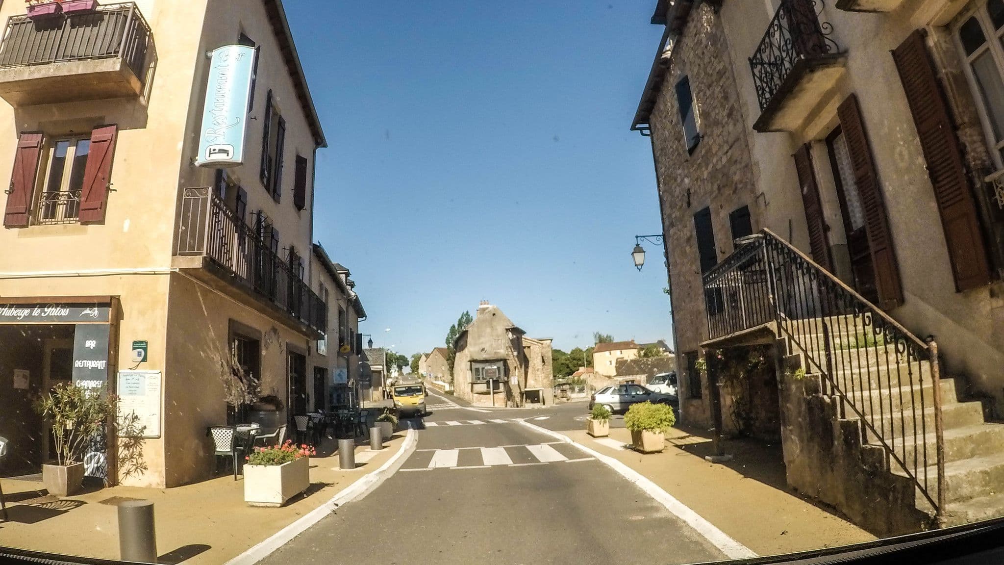 Street view near Auberge Le Patois, Saint-Christophe-Vallon — © elphix (CC BY-SA · Mapillary)