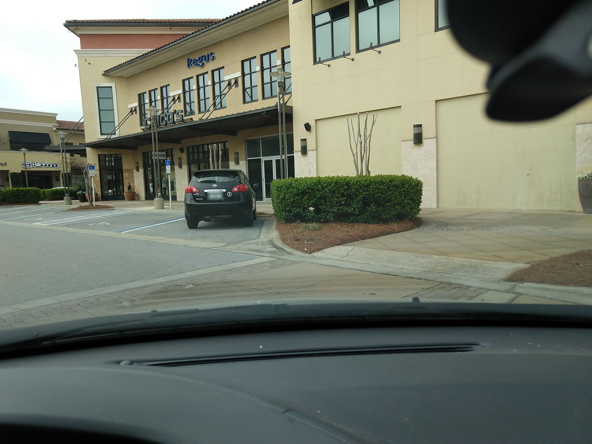 Street view near Pirates Bay, Miramar Beach — © mapillary01730 (CC BY-SA · Mapillary)