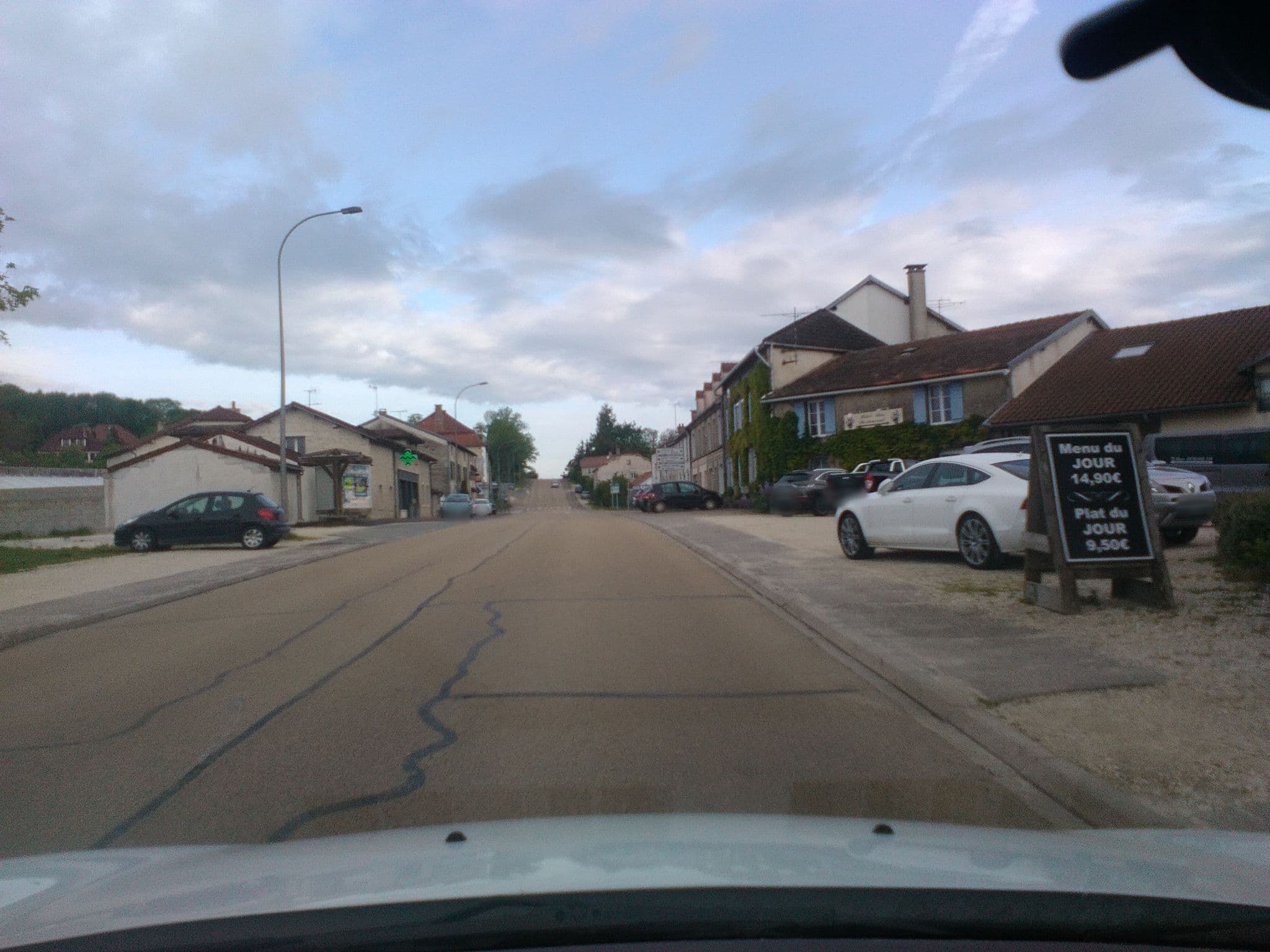 Street view near La Grange du Relais, Bar-sur-Aube — © blap (CC BY-SA · Mapillary)