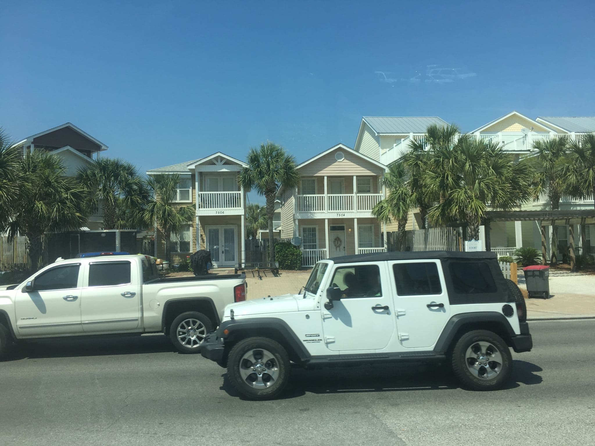 Street view near En Soleil, Panama City Beach — © xswzaq (CC BY-SA · Mapillary)