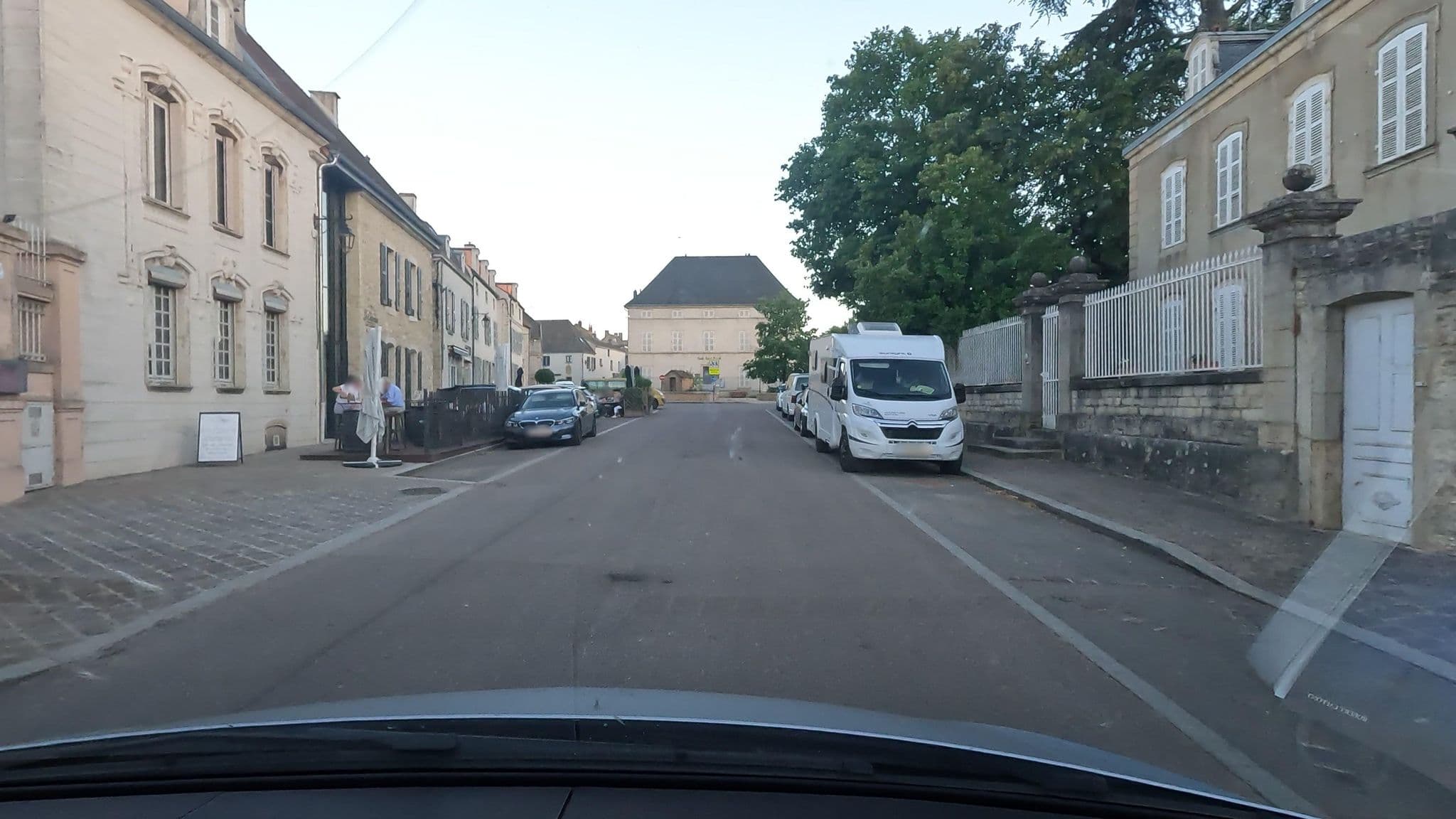 Street view near Hôtel les Charmes, Meursault — © vinisa (CC BY-SA · Mapillary)
