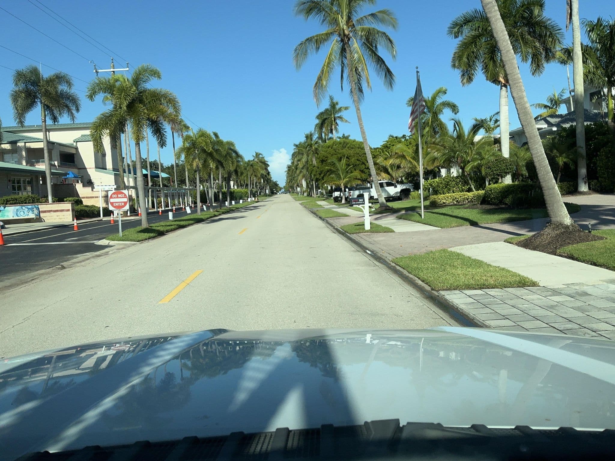 Street view near Springlake Beach House, Naples — © robeh92 (CC BY-SA · Mapillary)