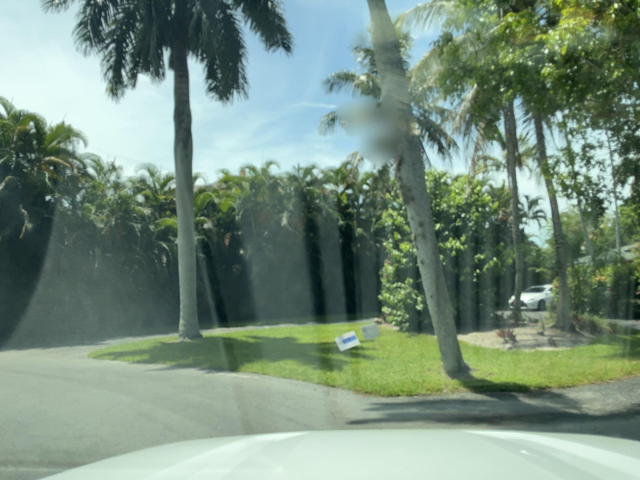 Street view near Baia Verde Hotel Naples, Naples — © robeh92 (CC BY-SA · Mapillary)