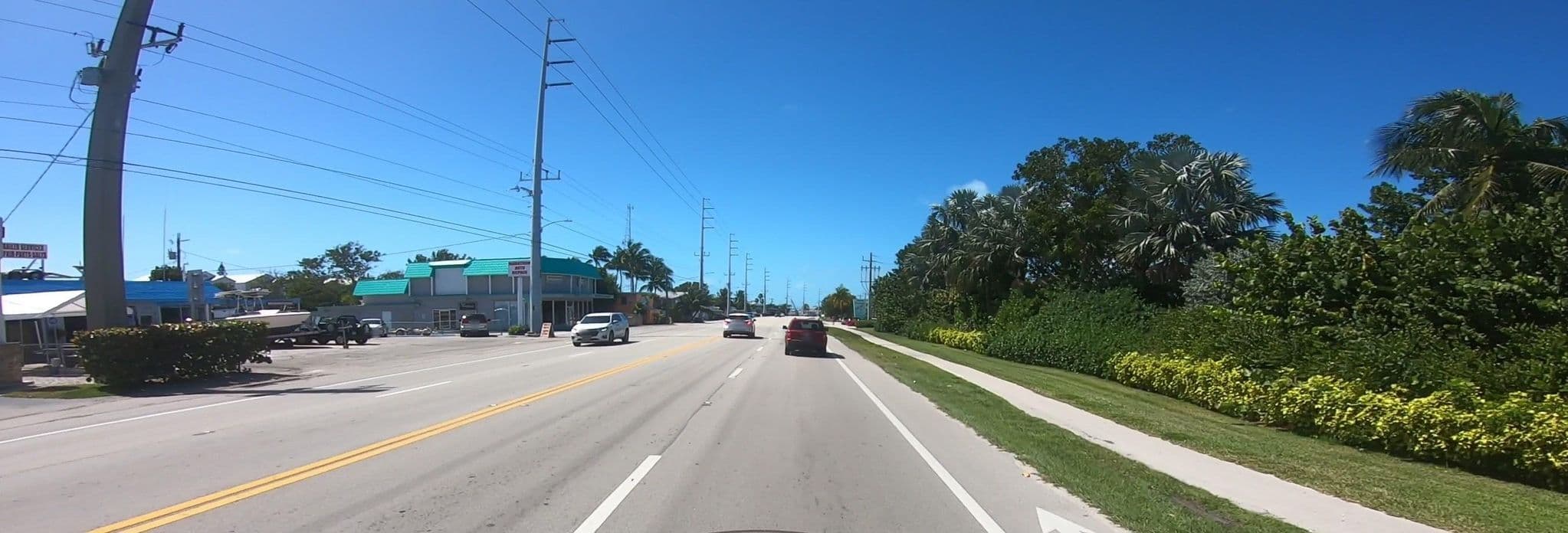 Street view near Paradise, Marathon — © networklanman (CC BY-SA · Mapillary)