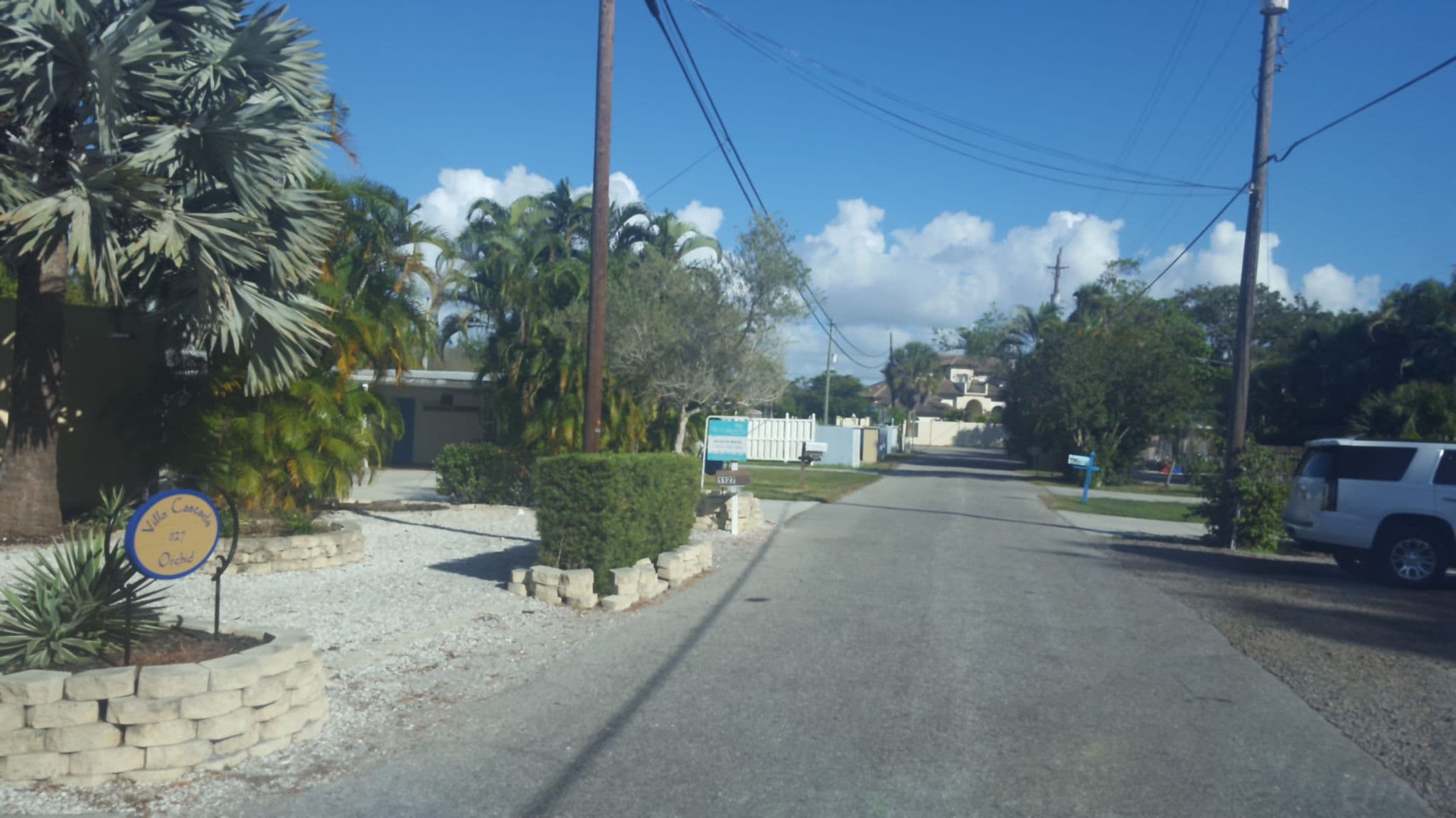 Street view near Crescent Street Villas by Beachside Management, Gulf Gate Estates — © jbthemilker (CC BY-SA · Mapillary)