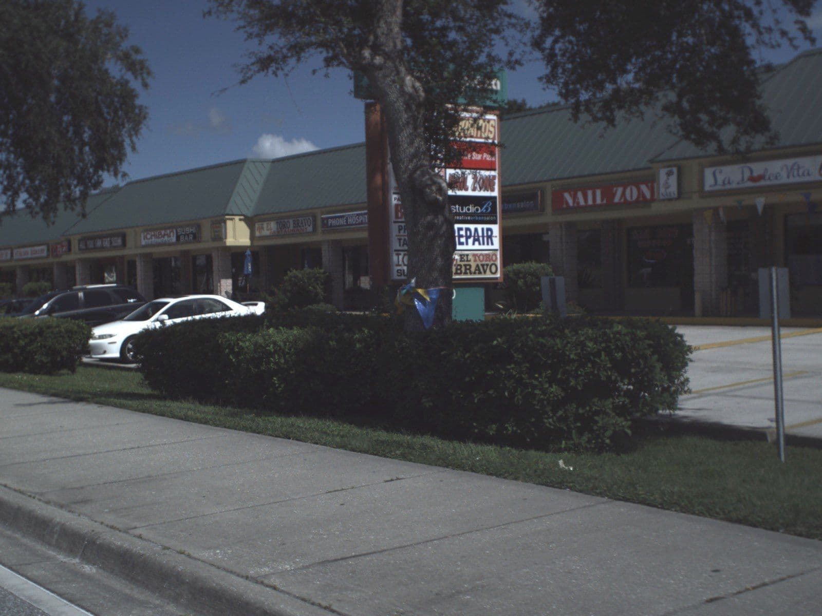 Street view near Aqua Nails Spa, Gulf Gate Estates — © fdot_vl (CC BY-SA · Mapillary)