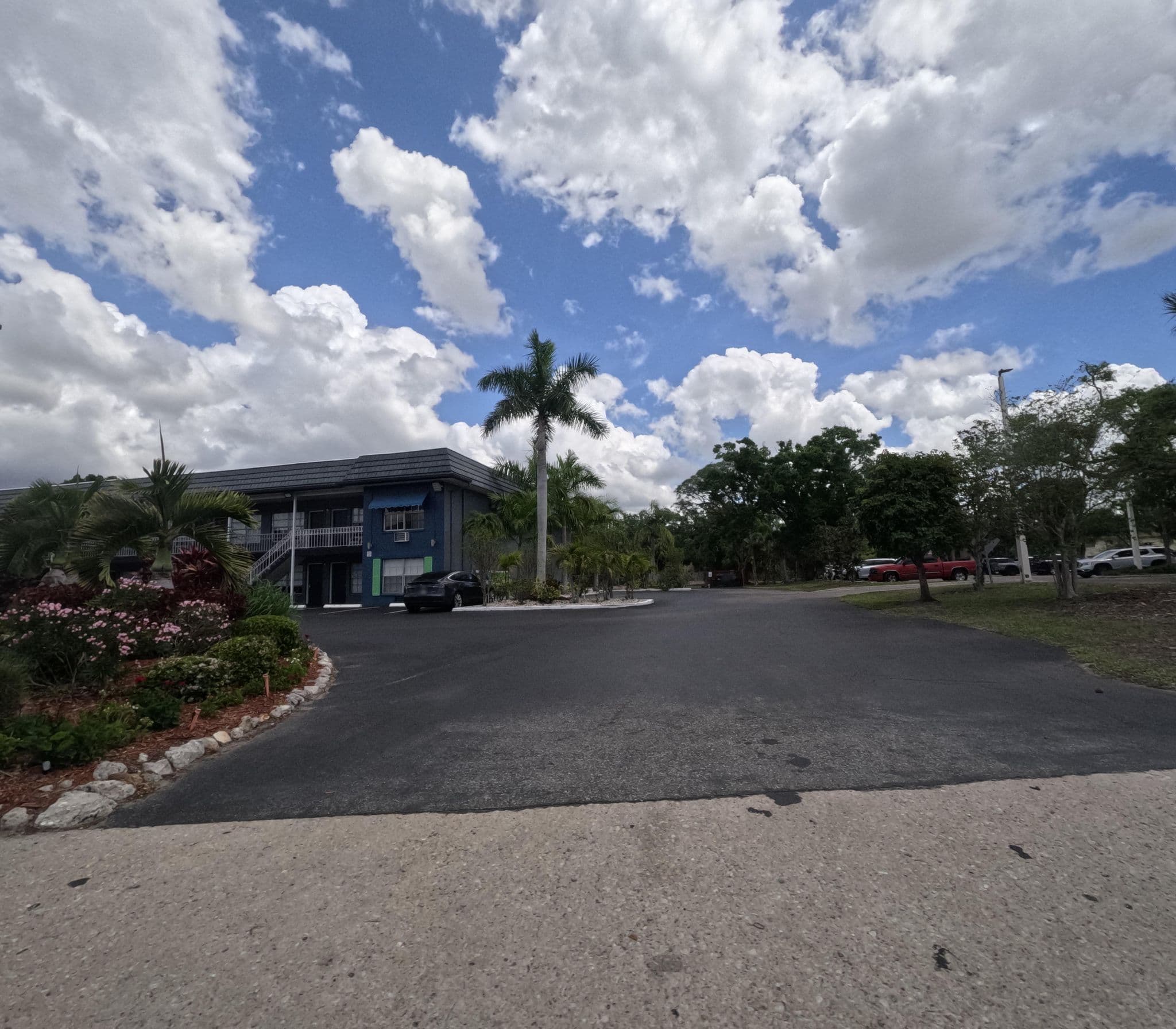 Street view near Knights Inn Sarasota, North Sarasota — © allen (CC BY-SA · Mapillary)