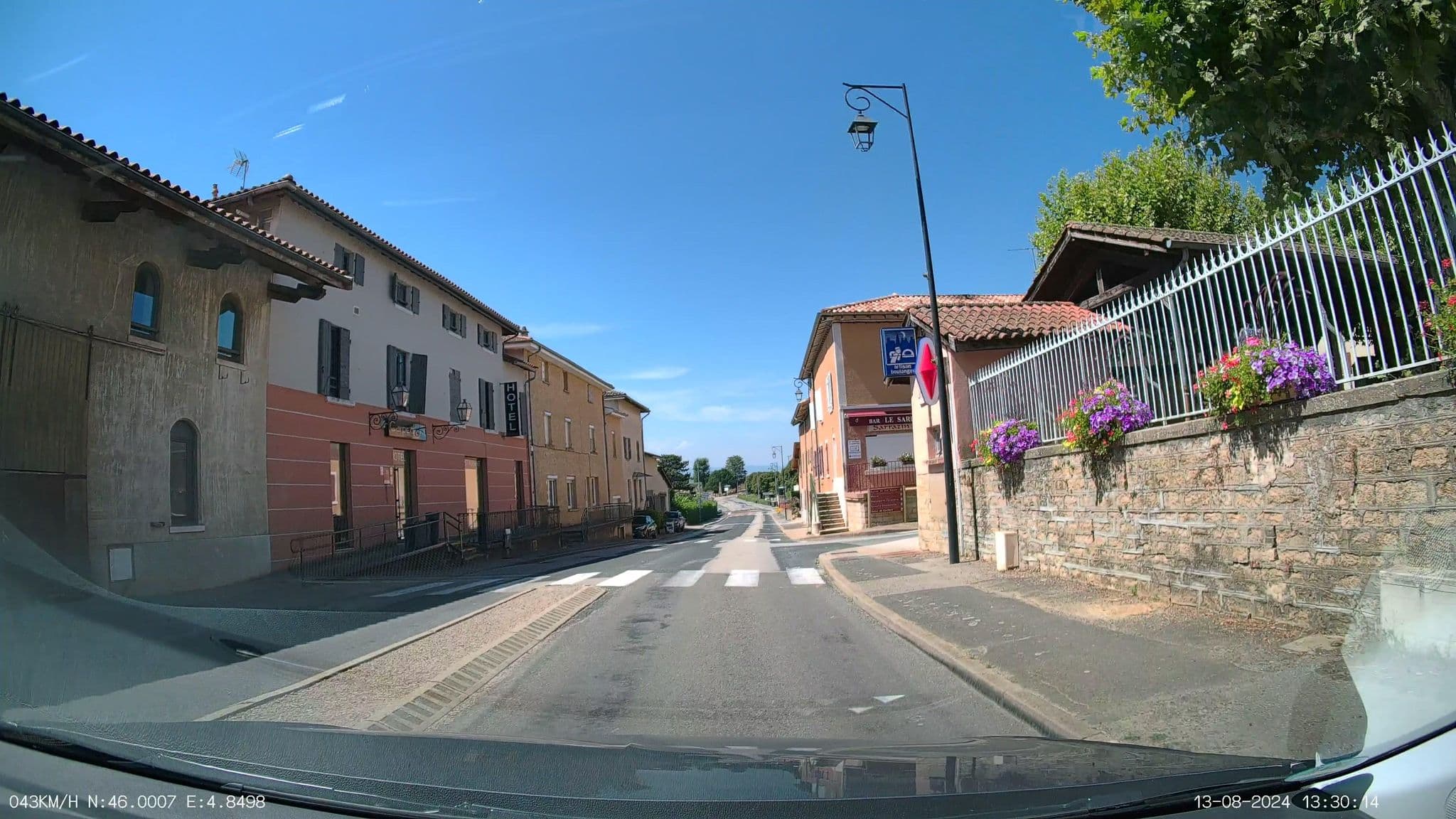 Street view near CARPE DIEM, Ars-sur-Formans — © heetENkoel (CC BY-SA · Mapillary)