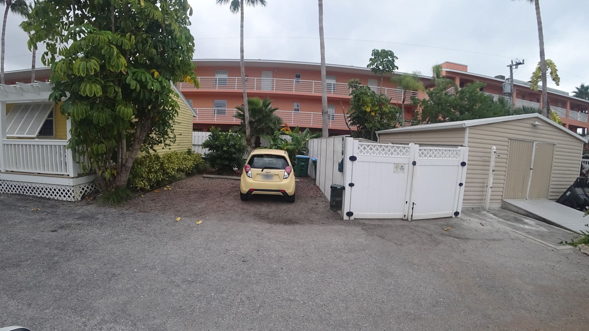 Street view near Smuggler's Cove Beach Resort, Bradenton Beach — © jpace (CC BY-SA · Mapillary)