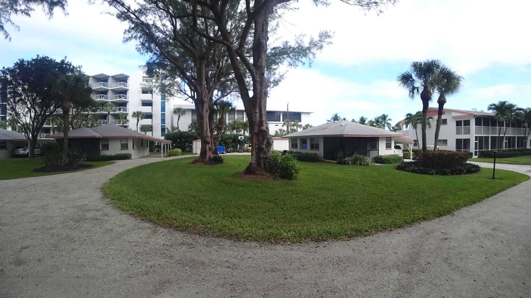 Street view near Sun 'N Sea, Longboat Key — © jpace (CC BY-SA · Mapillary)