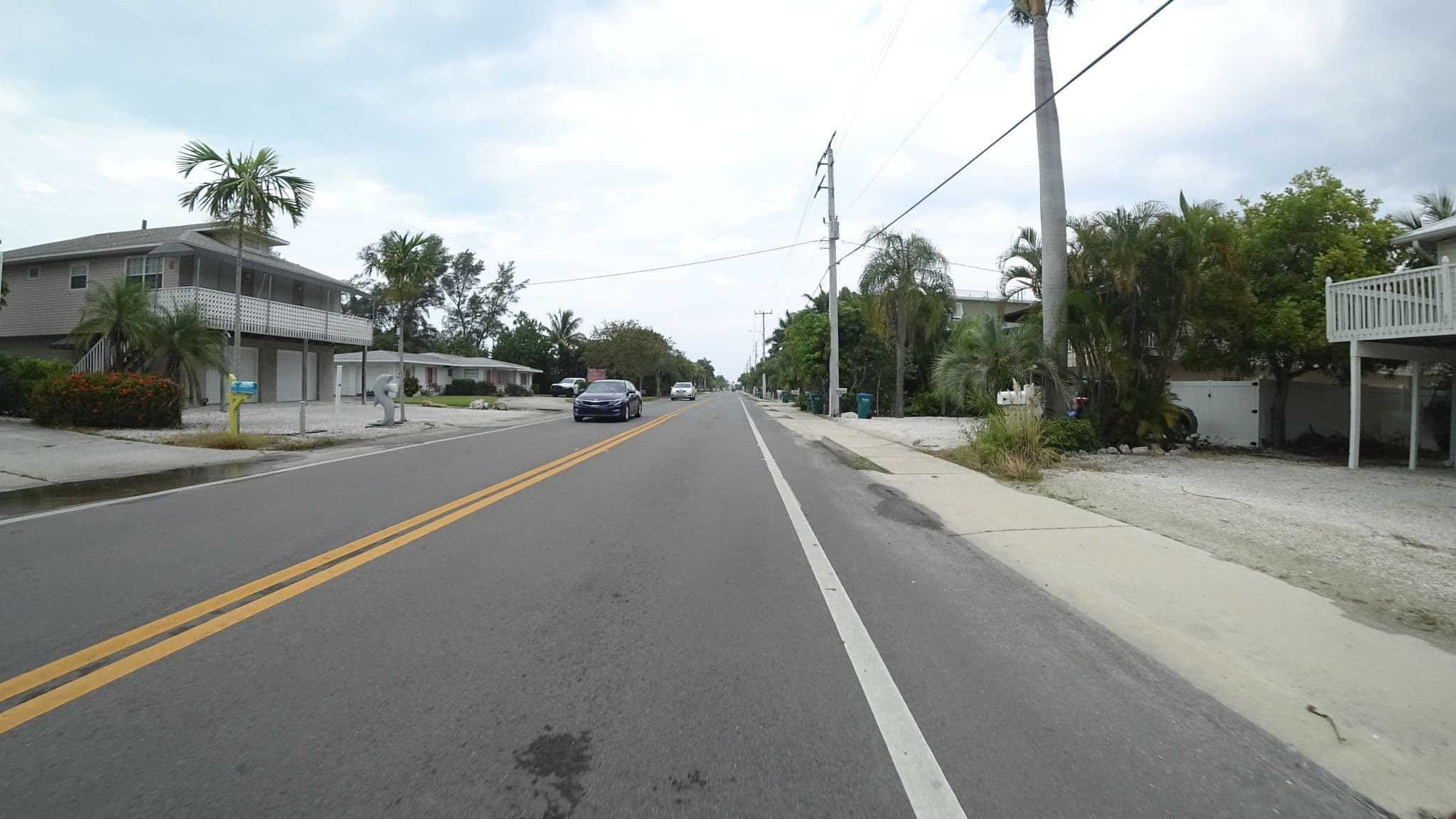Street view near Albert Inn, Holmes Beach — © jpace (CC BY-SA · Mapillary)
